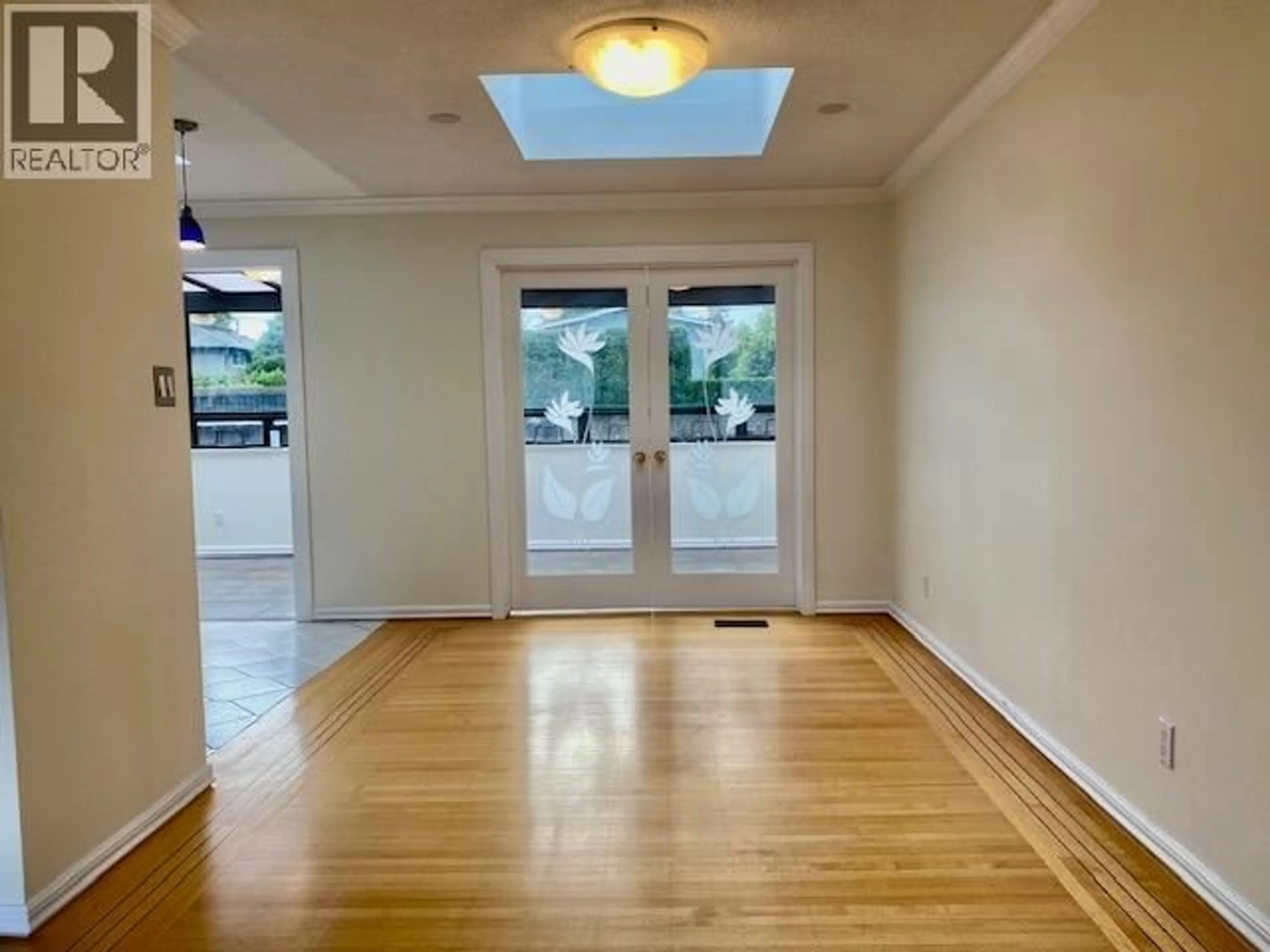 A pic of a room for 1036 COMO LAKE AVENUE, Coquitlam British Columbia V3J3N6