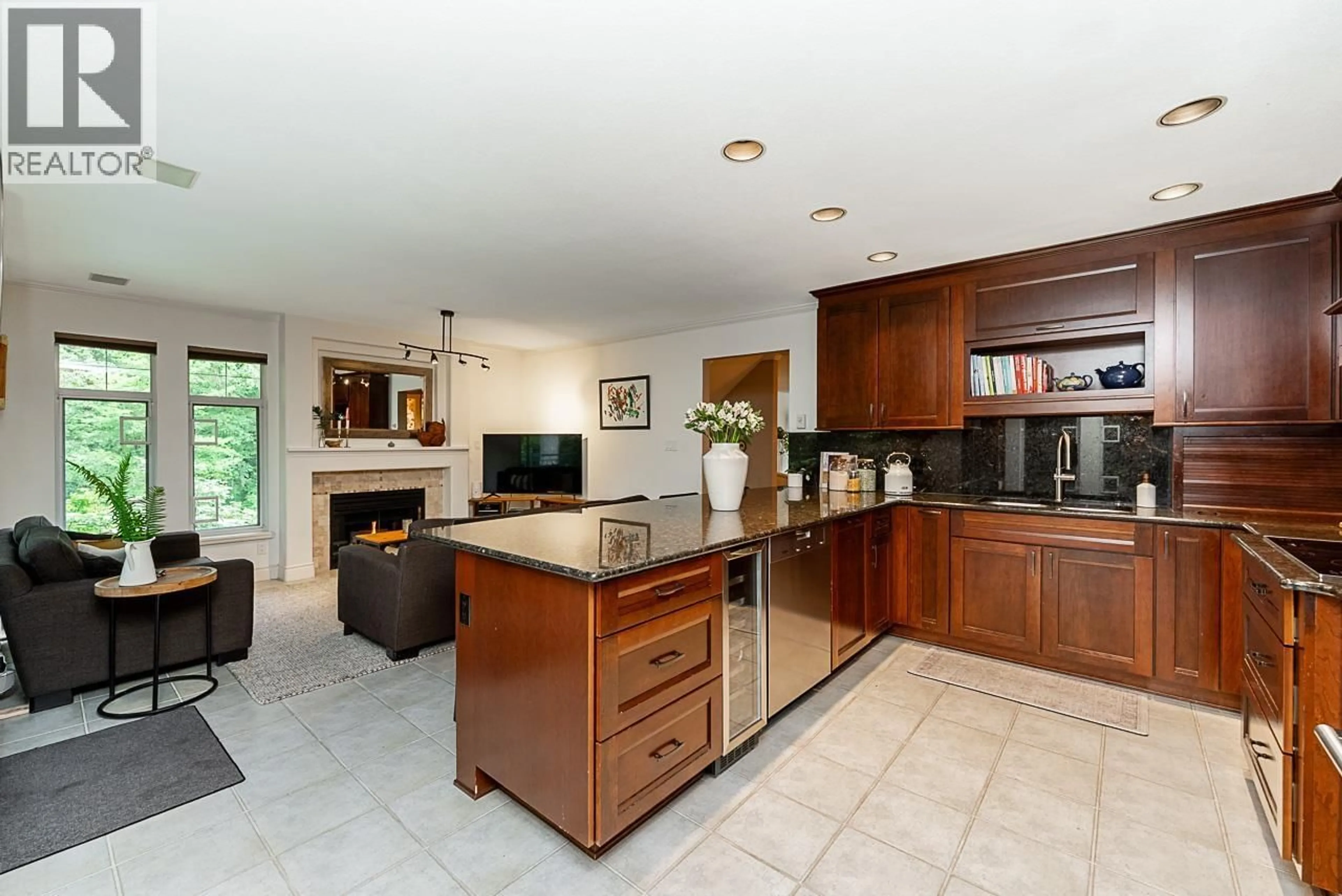 Open concept kitchen, ceramic/tile floor for 1174 STRATHAVEN DRIVE, North Vancouver British Columbia V7H2Z6