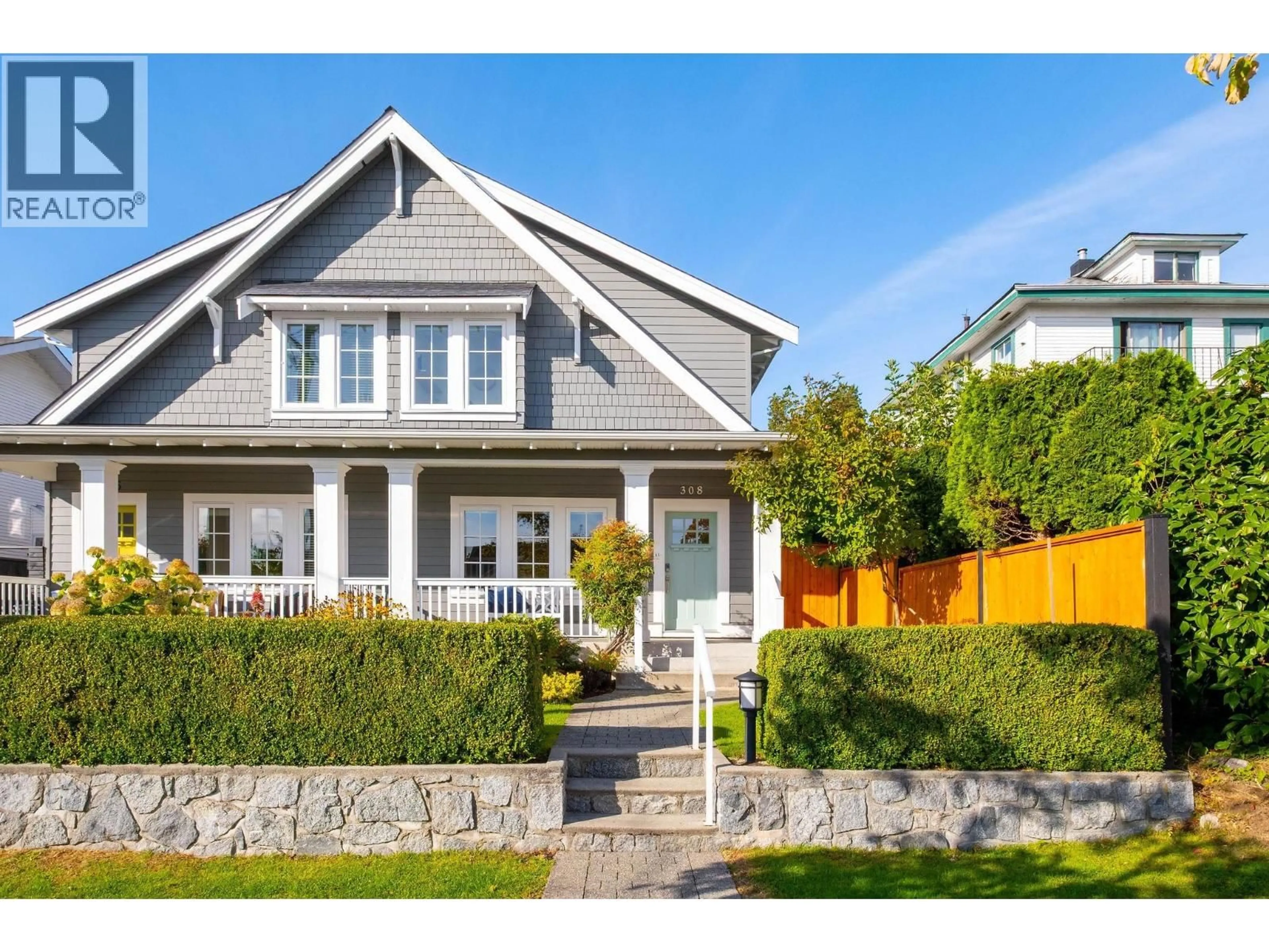 Home with vinyl exterior material, street for 308 9TH STREET, North Vancouver British Columbia V7L2B2