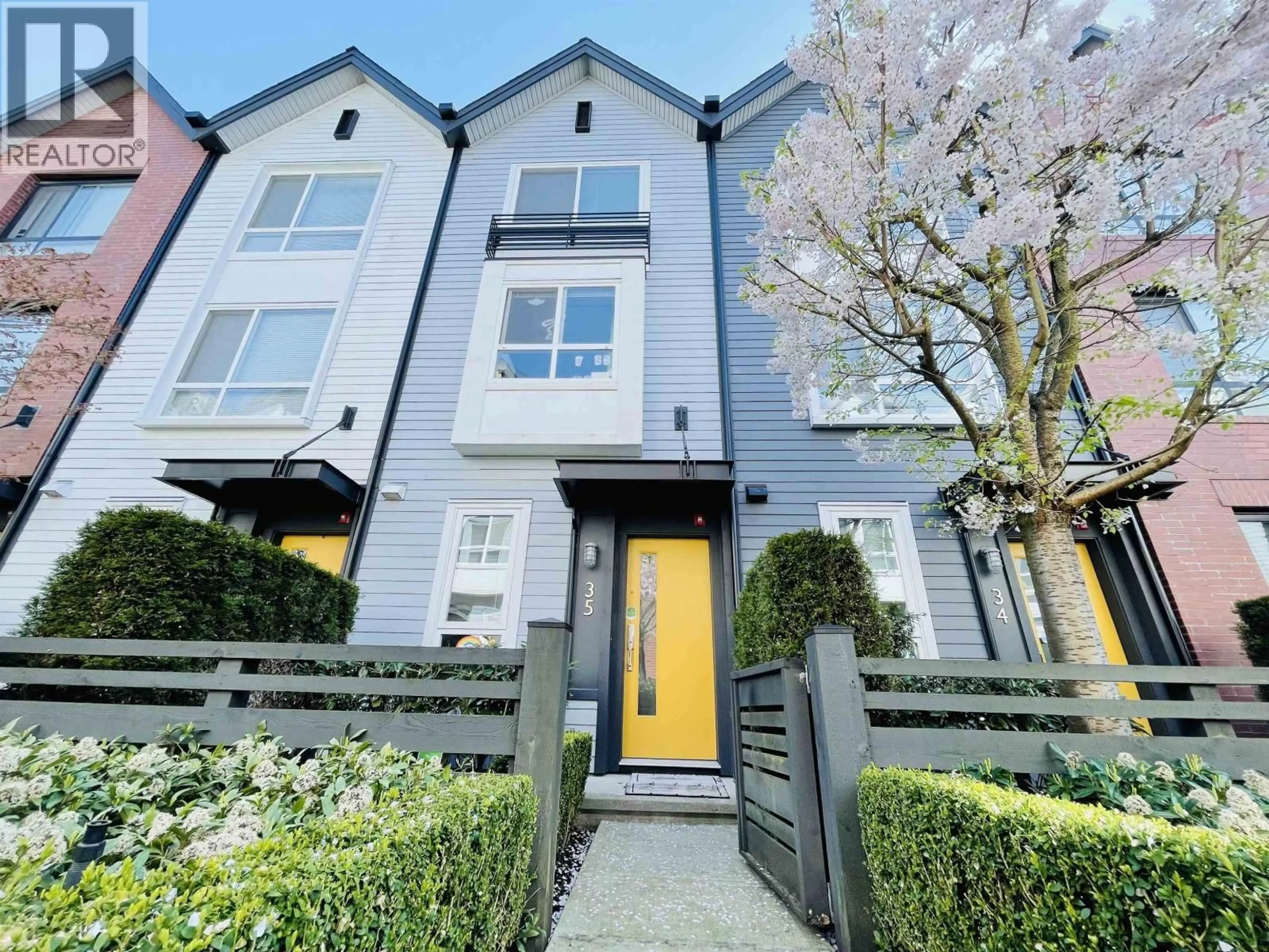 Unknown for 35 - 6868 BURLINGTON AVENUE, Burnaby British Columbia V5J0G1