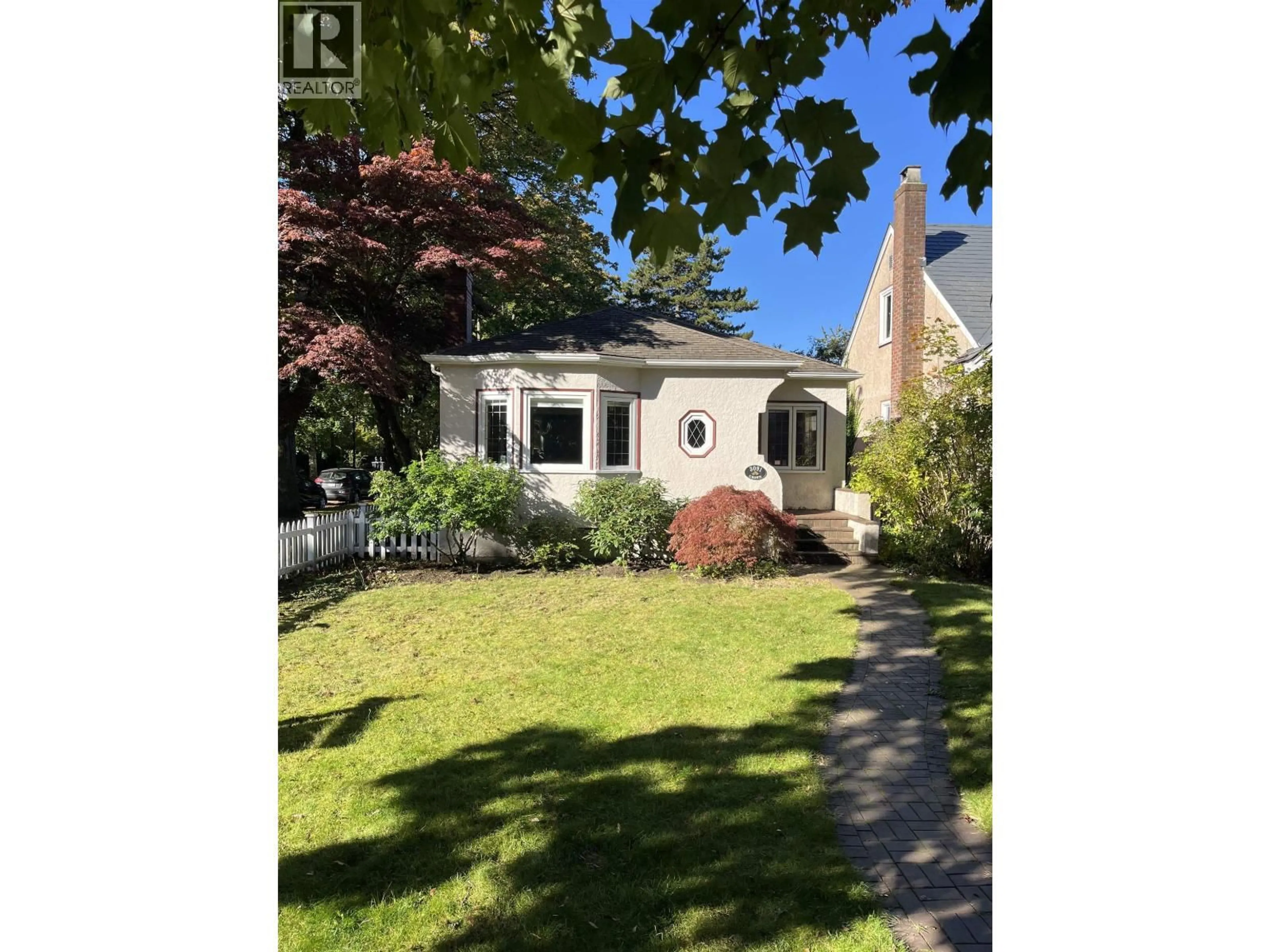 A pic from outside/outdoor area/front of a property/back of a property/a pic from drone, street for 3091 CROWN STREET, Vancouver British Columbia V6R3W4