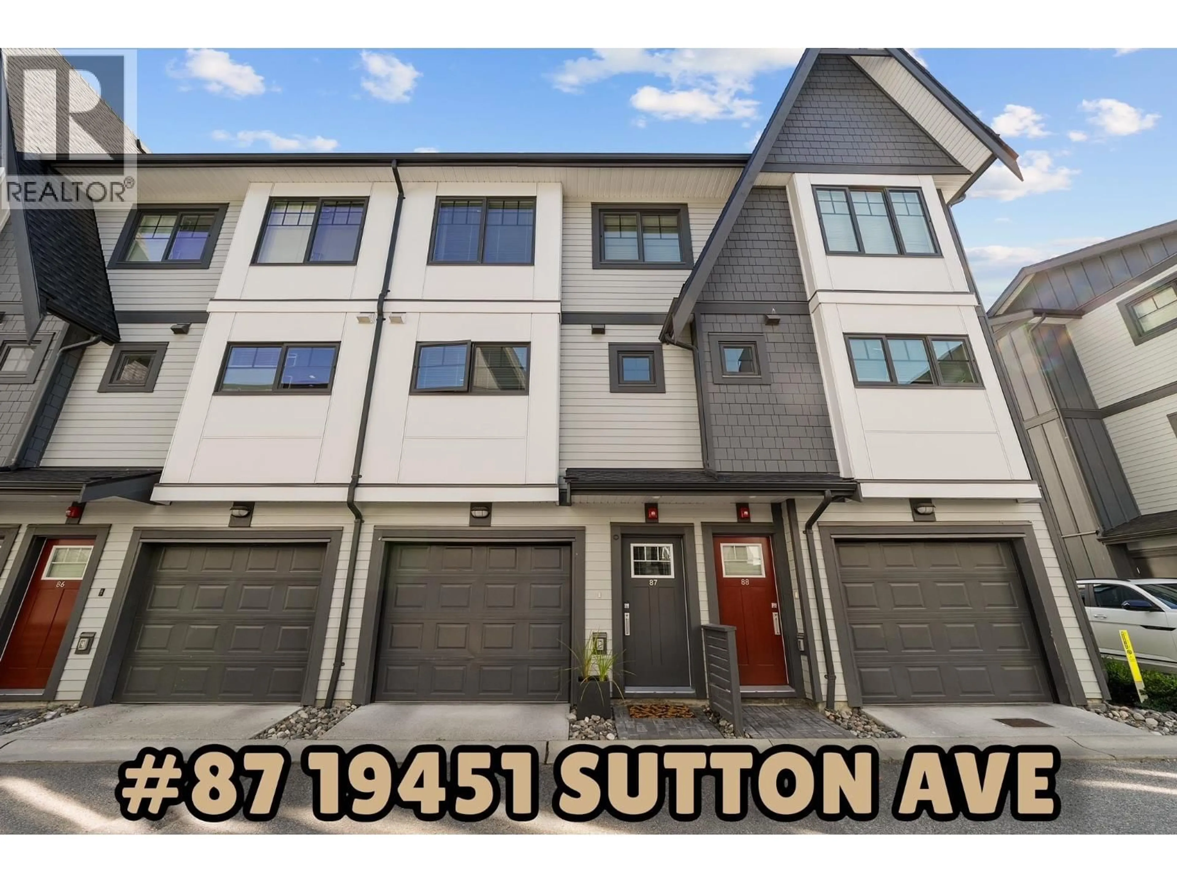 Home with vinyl exterior material, street for 87 - 19451 SUTTON AVENUE, Pitt Meadows British Columbia V3Y0G6