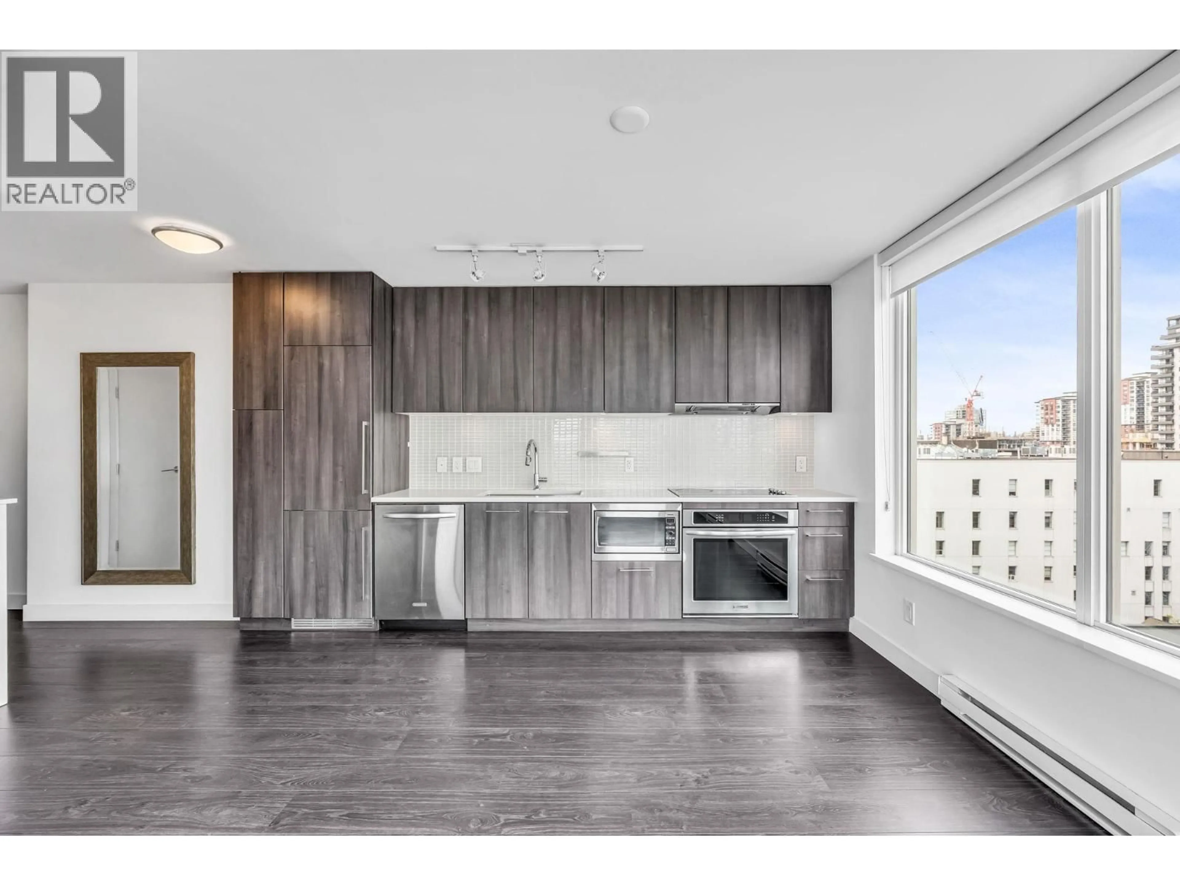 Open concept kitchen, wood/laminate floor for 1105 - 668 COLUMBIA STREET, New Westminster British Columbia V3M1A9