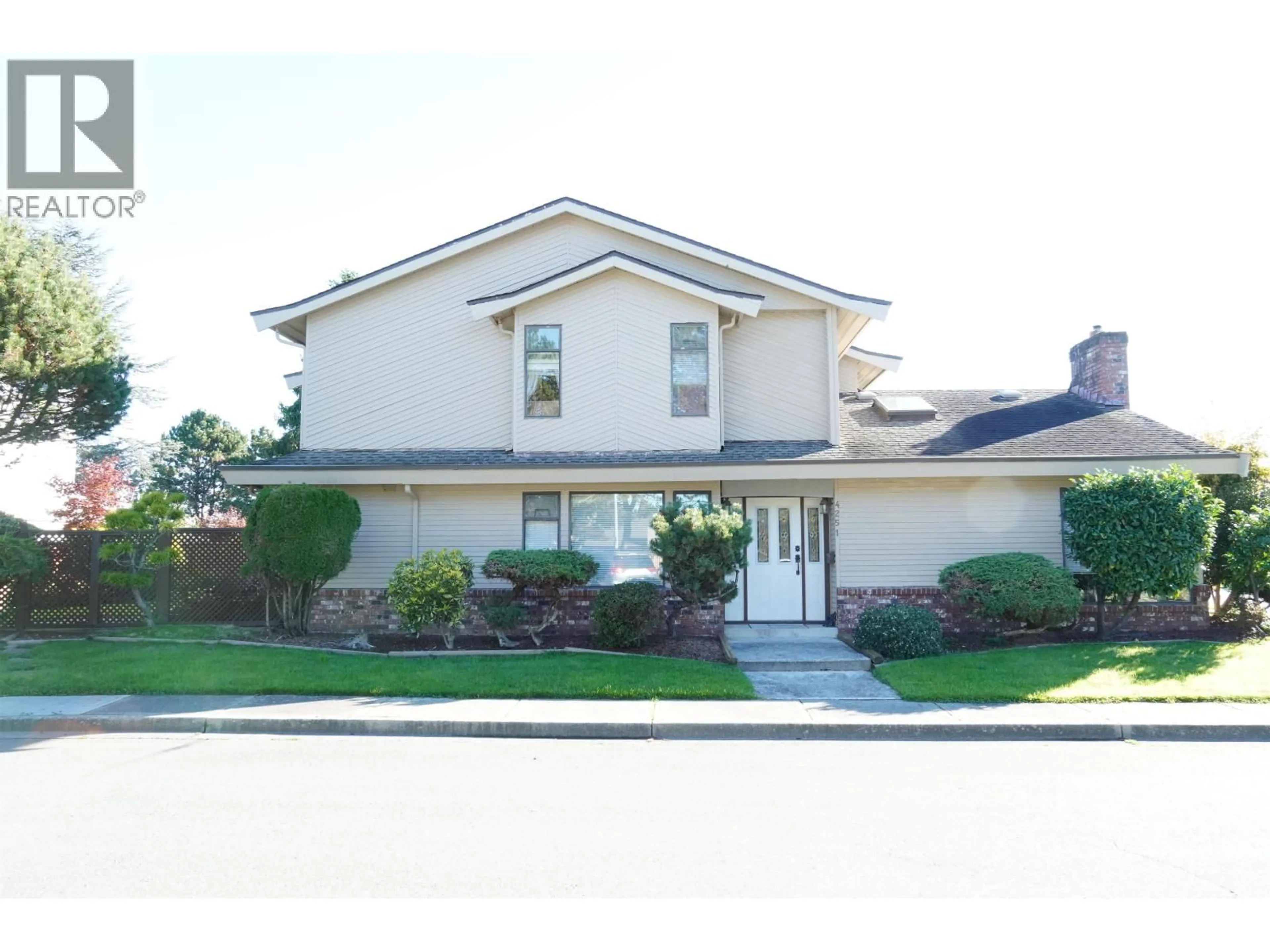 Home with vinyl exterior material, street for 4251 GANDER PLACE, Richmond British Columbia V7E5R1