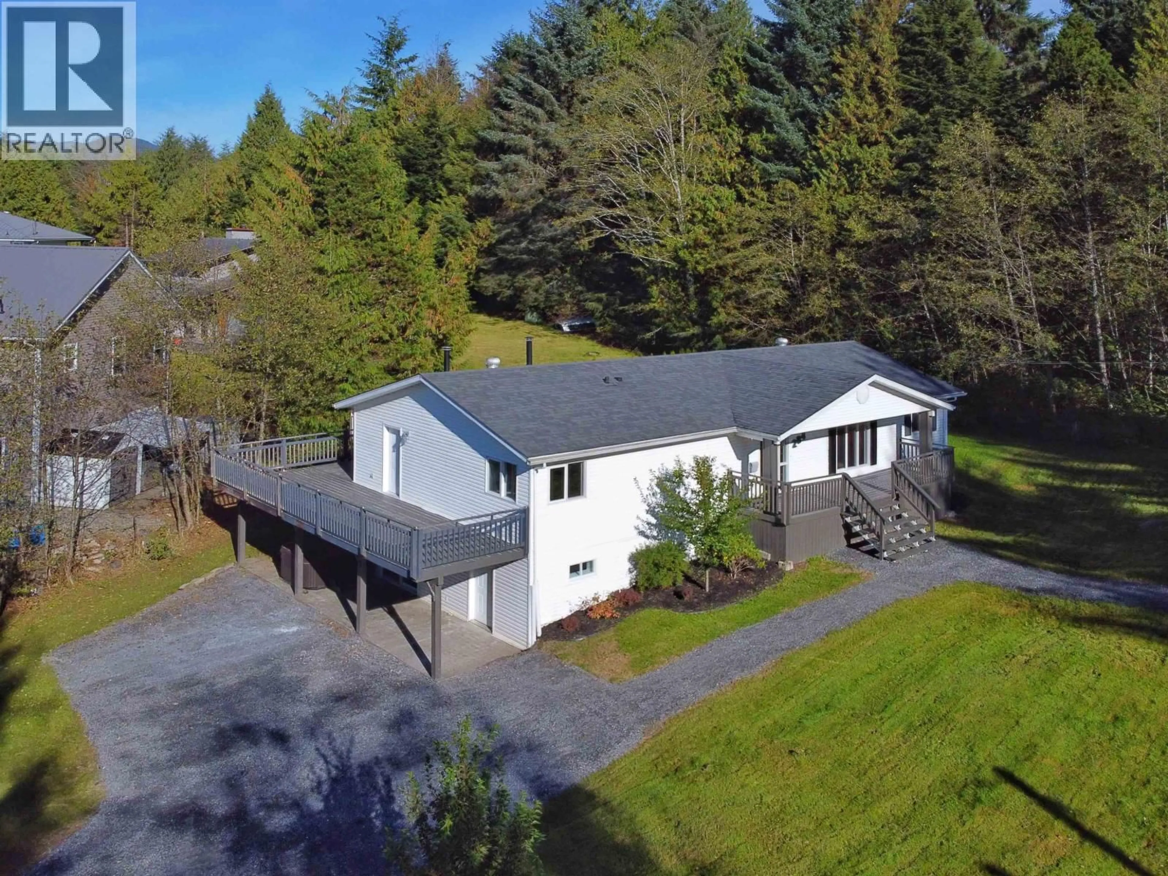 A pic from outside/outdoor area/front of a property/back of a property/a pic from drone, unknown for 284 HILLCREST AVENUE, Port Edward British Columbia V0V1G0
