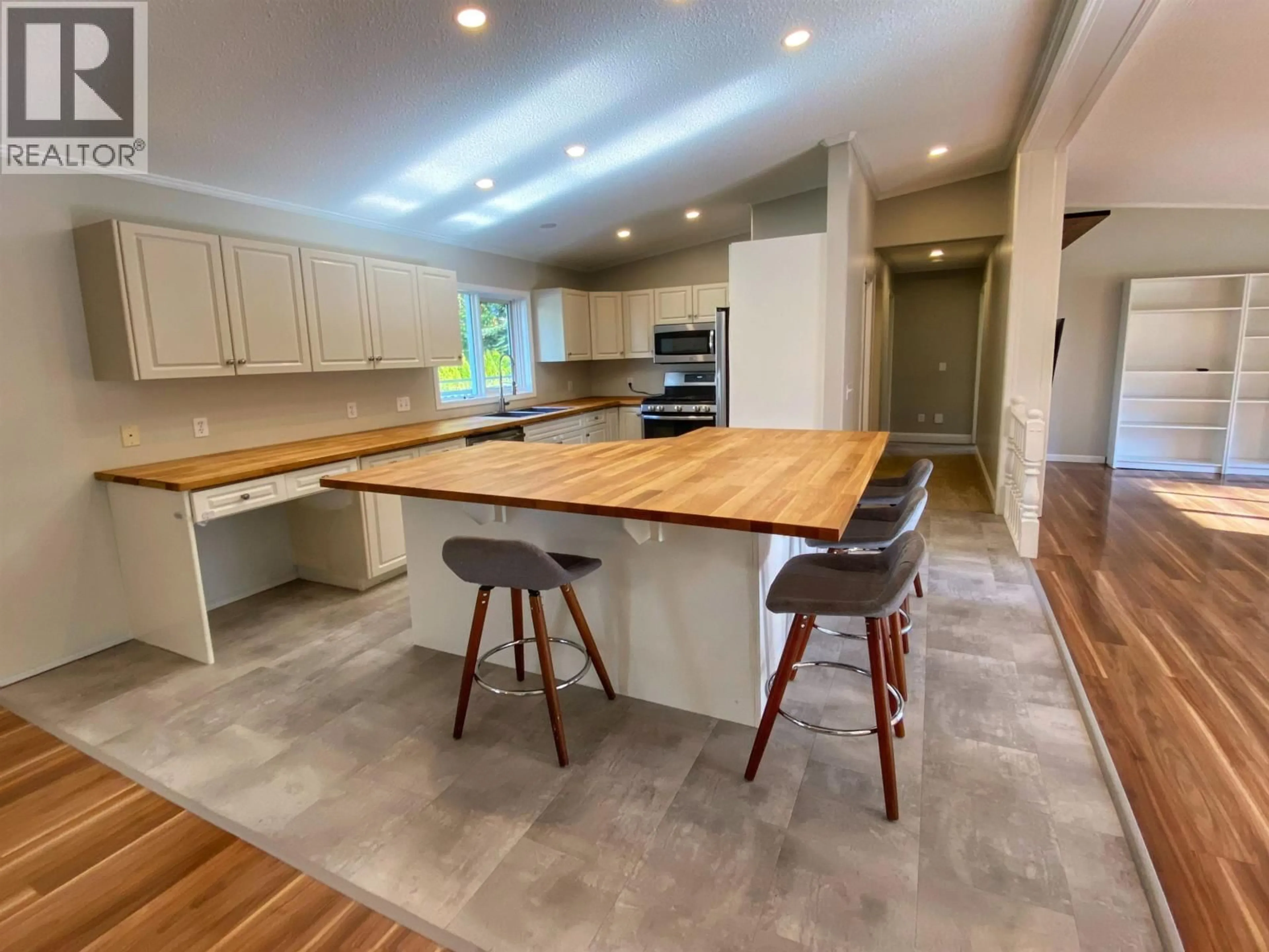 Open concept kitchen, unknown for 284 HILLCREST AVENUE, Port Edward British Columbia V0V1G0