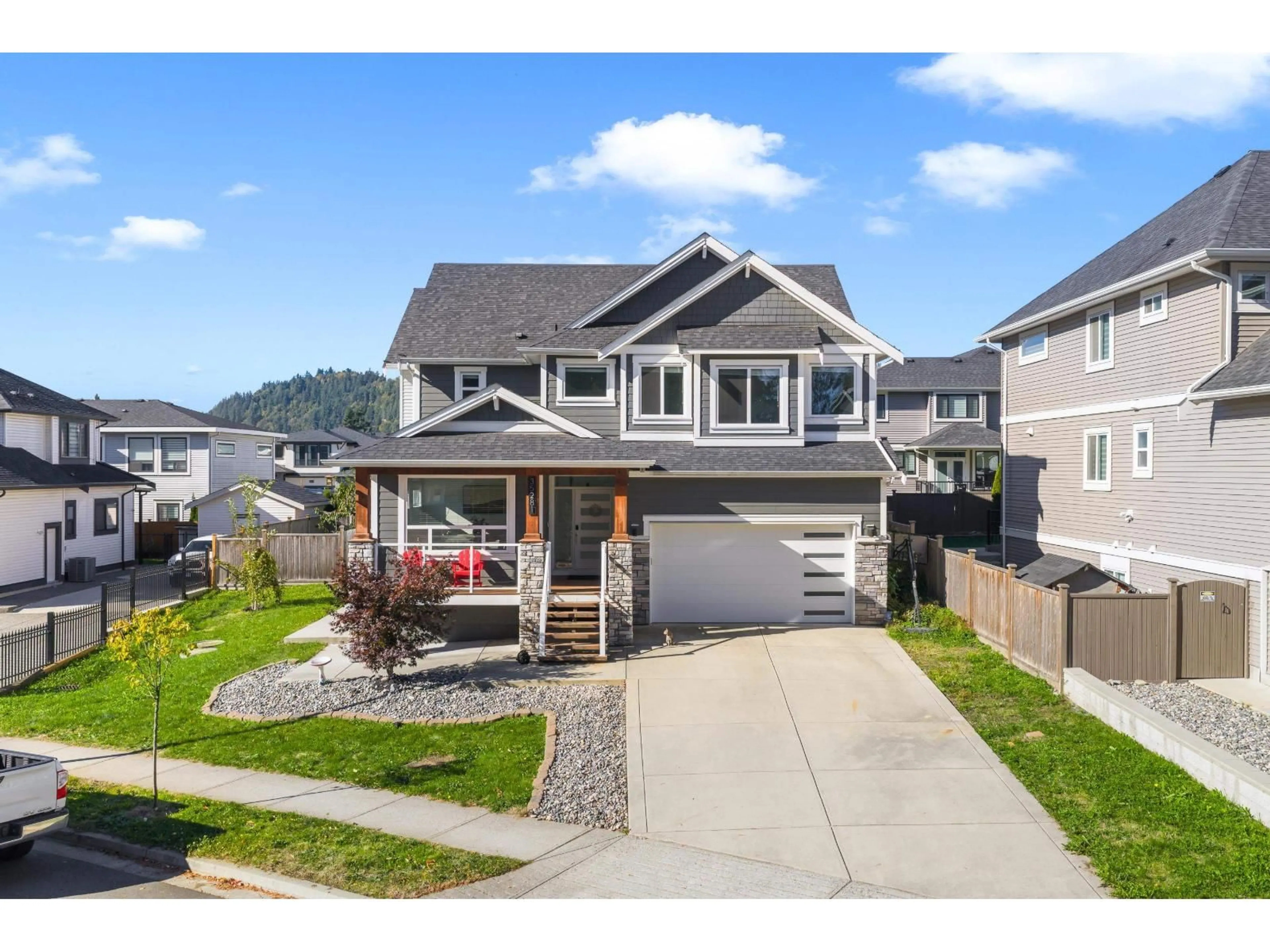 Home with vinyl exterior material, street for 35281 EWERT, Mission British Columbia V2V6S6