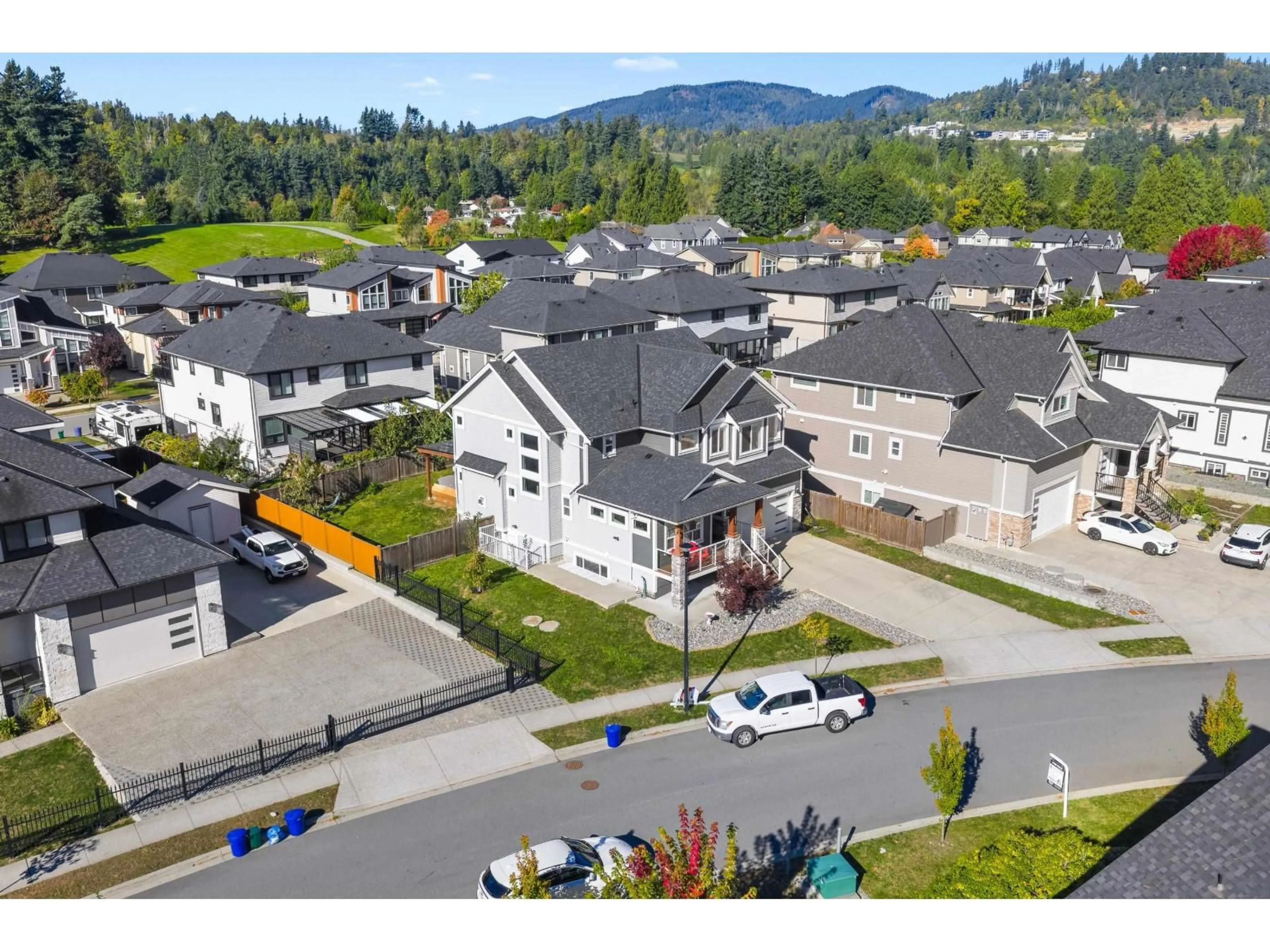 A pic from outside/outdoor area/front of a property/back of a property/a pic from drone, mountain view for 35281 EWERT, Mission British Columbia V2V6S6