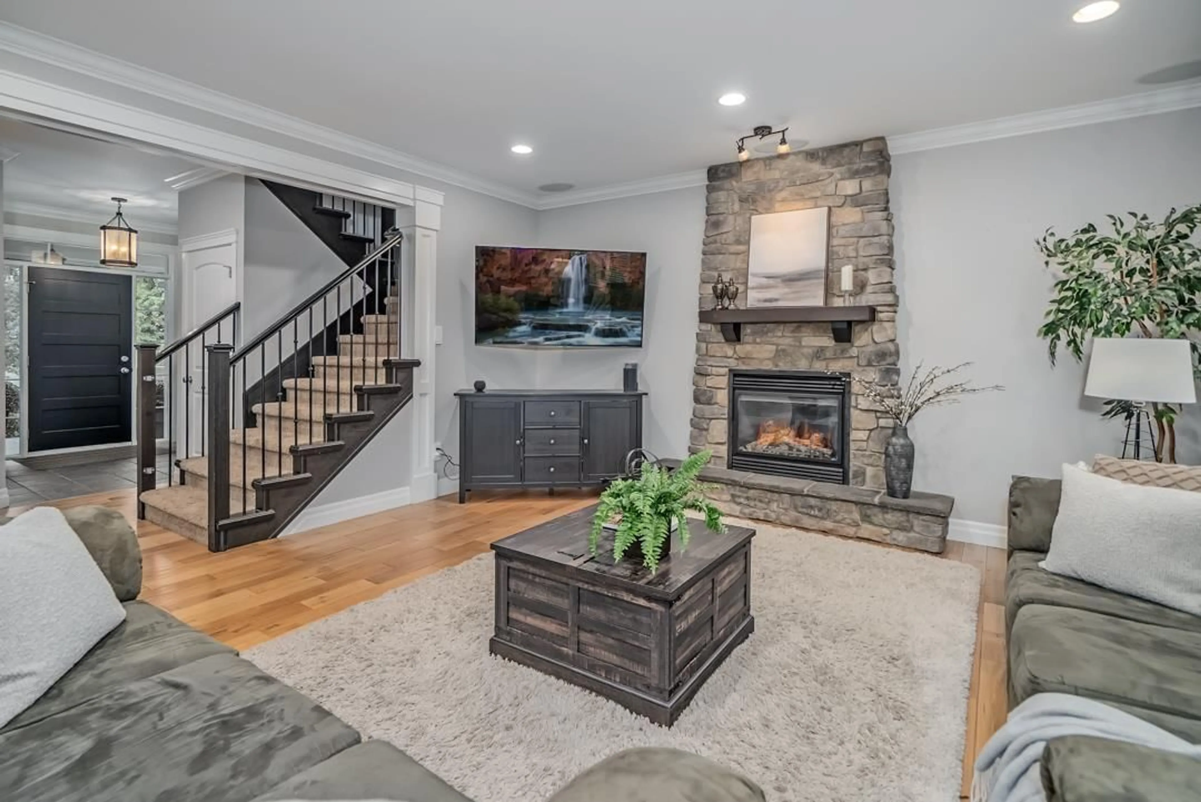 Living room with furniture, unknown for 35588 ANGUS, Abbotsford British Columbia V3G0A3