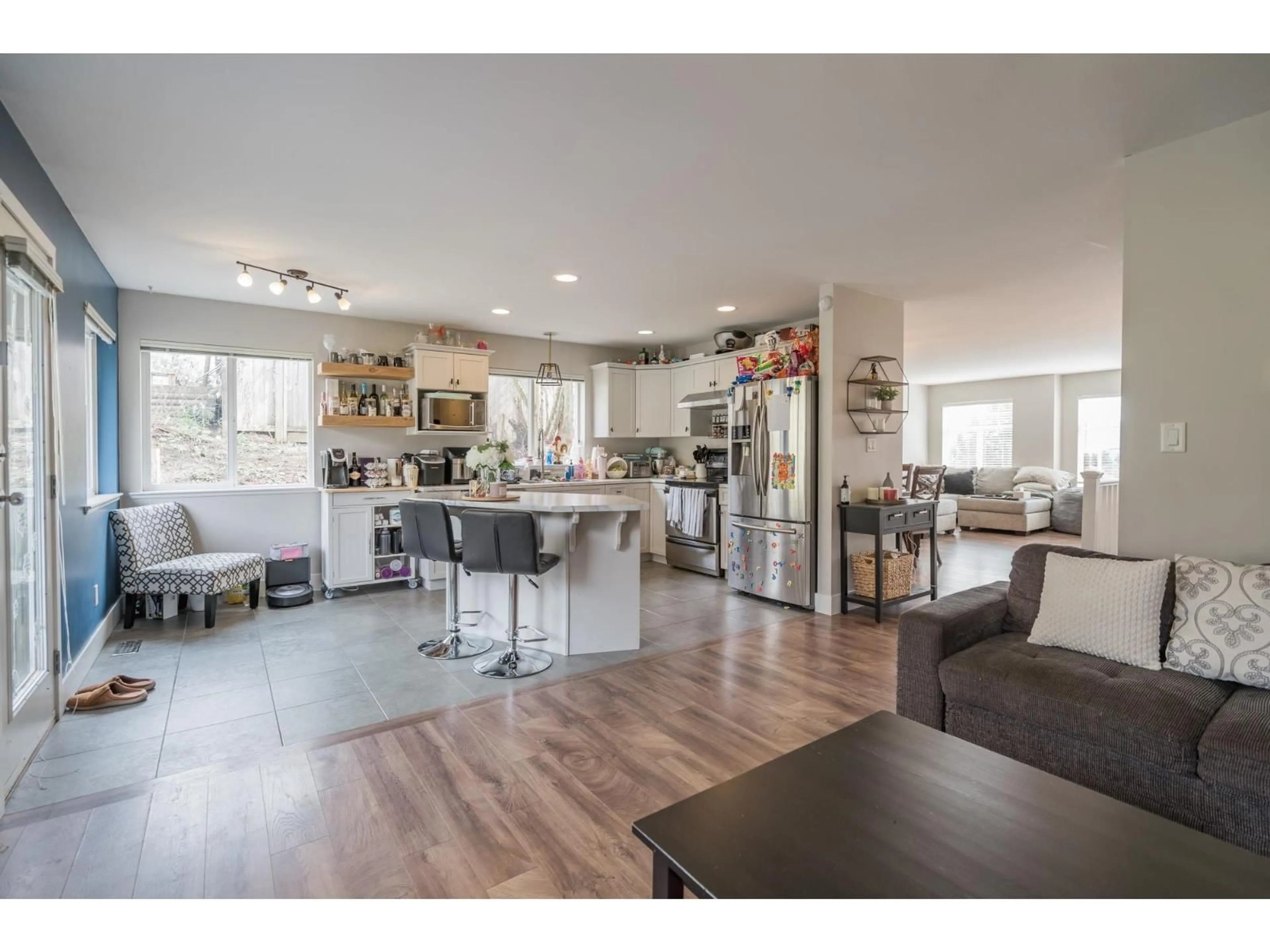 Open concept kitchen, unknown for 32895 ARBUTUS, Mission British Columbia V2V2R9