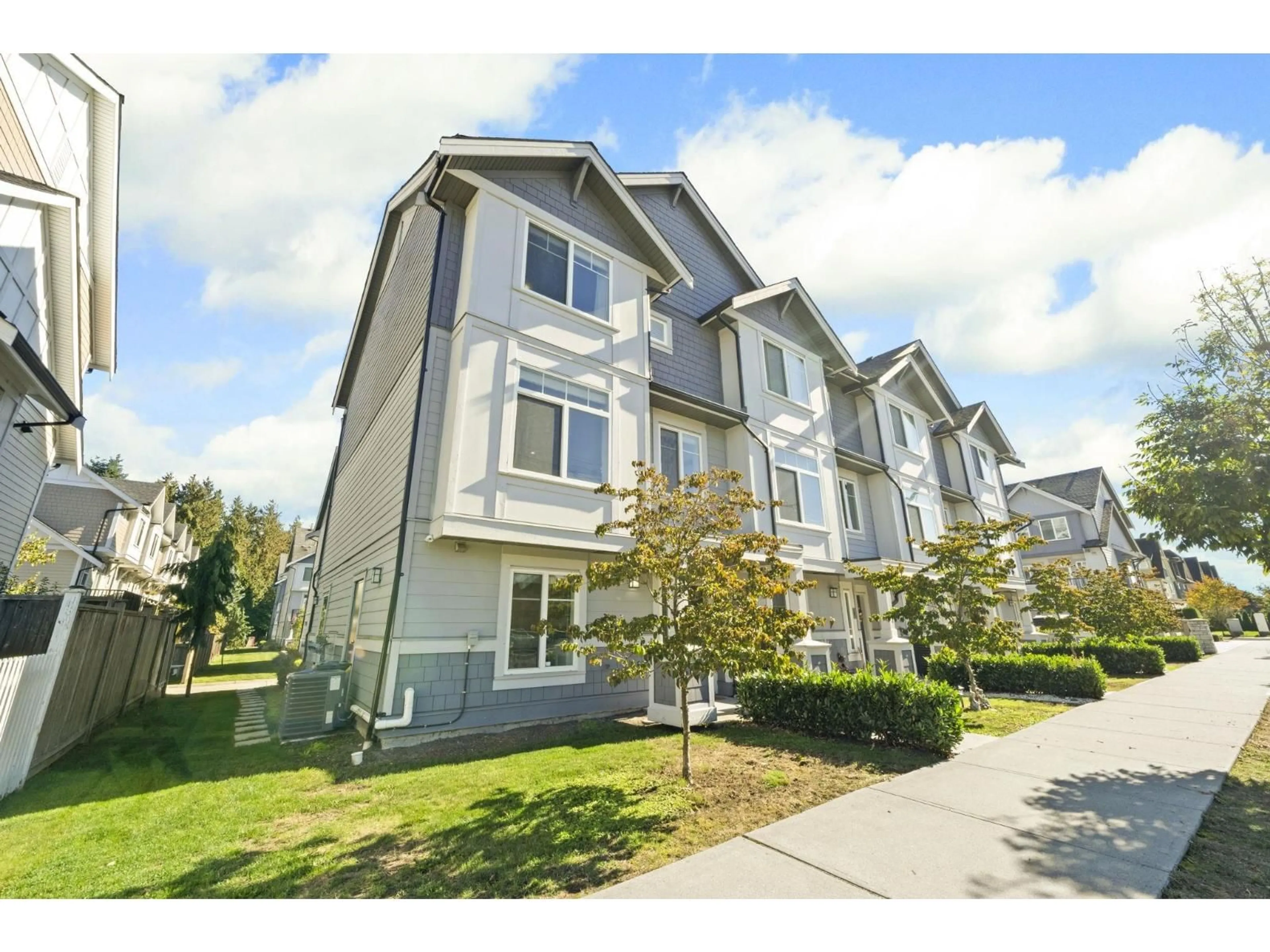 Unknown for 14 - 19239 70, Surrey British Columbia V4N6S8