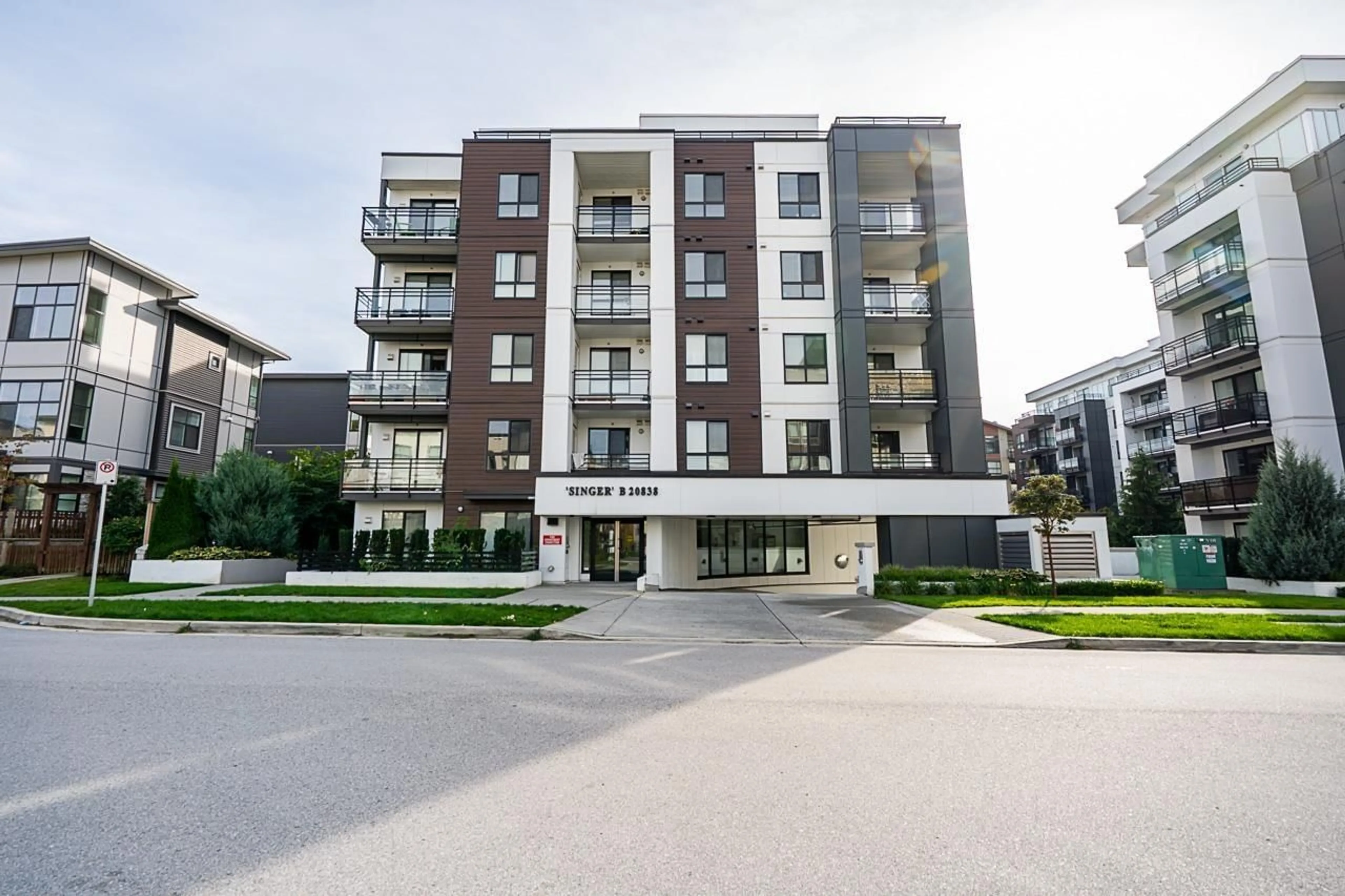 Patio, building for B304 - 20838 78B, Langley British Columbia V2Y3M2