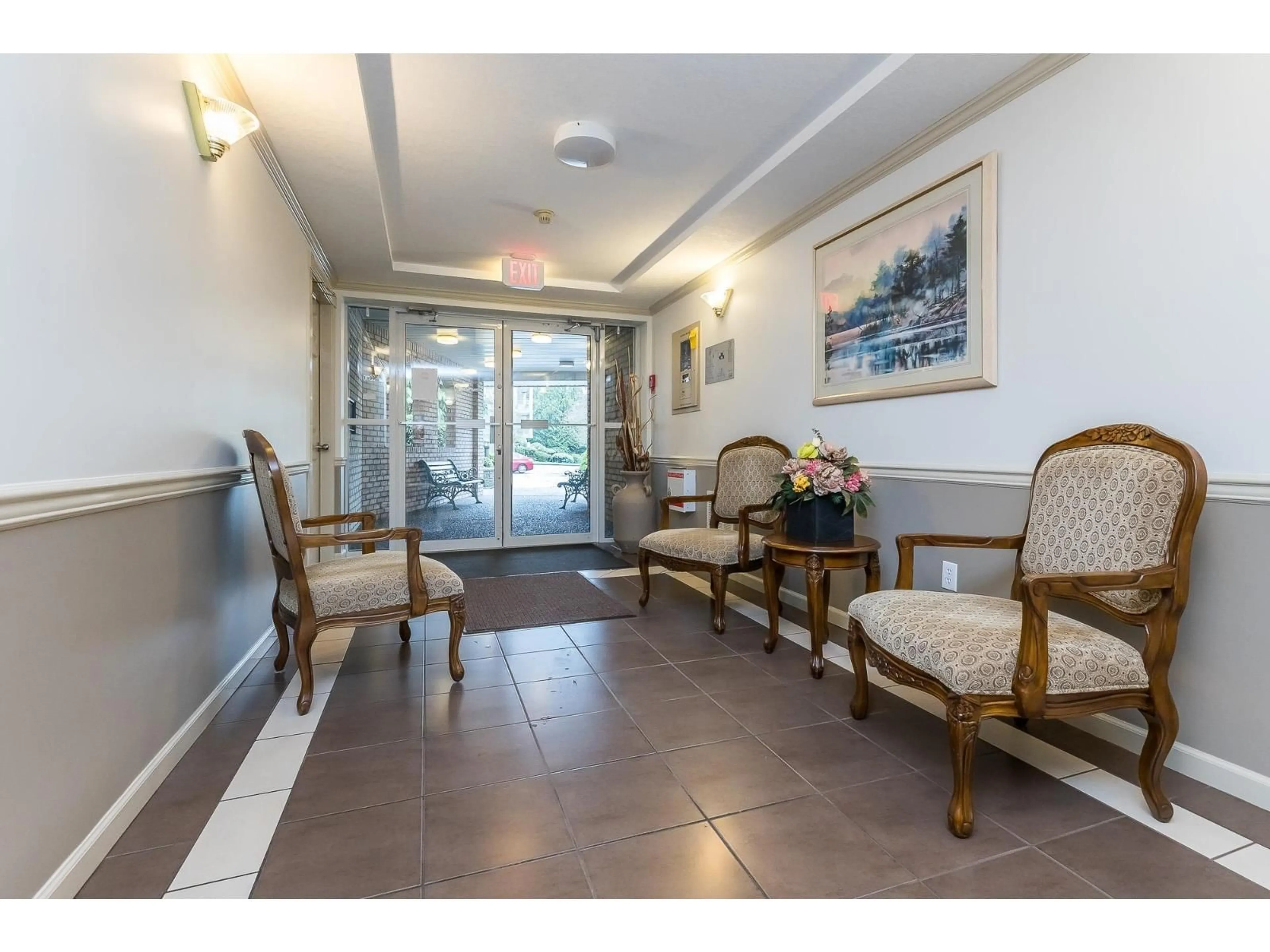 Indoor foyer for 201 - 33110 GEORGE FERGUSON, Abbotsford British Columbia V2S2L5