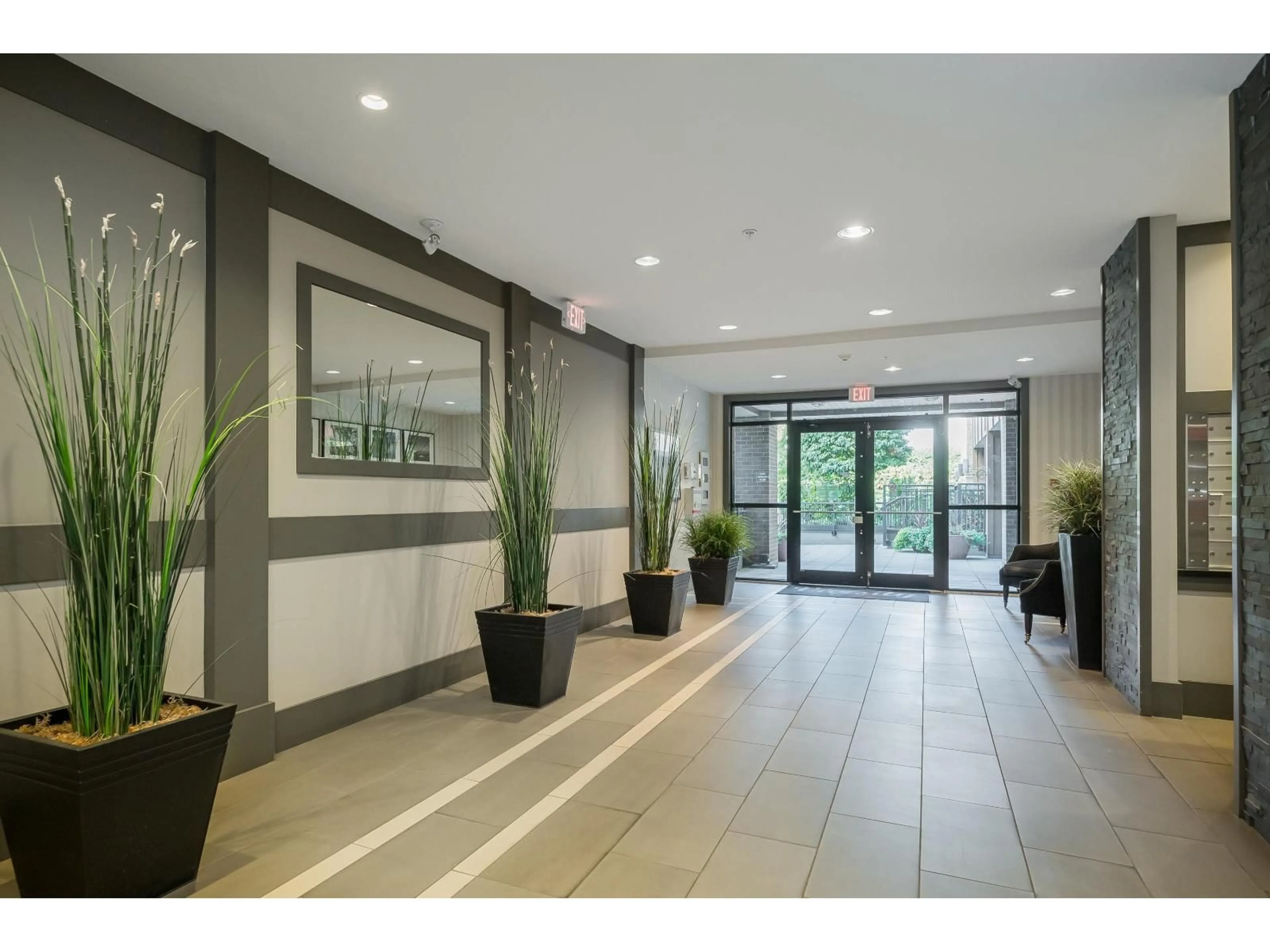 Indoor foyer for 403 - 20068 FRASER, Langley British Columbia V3A0H2