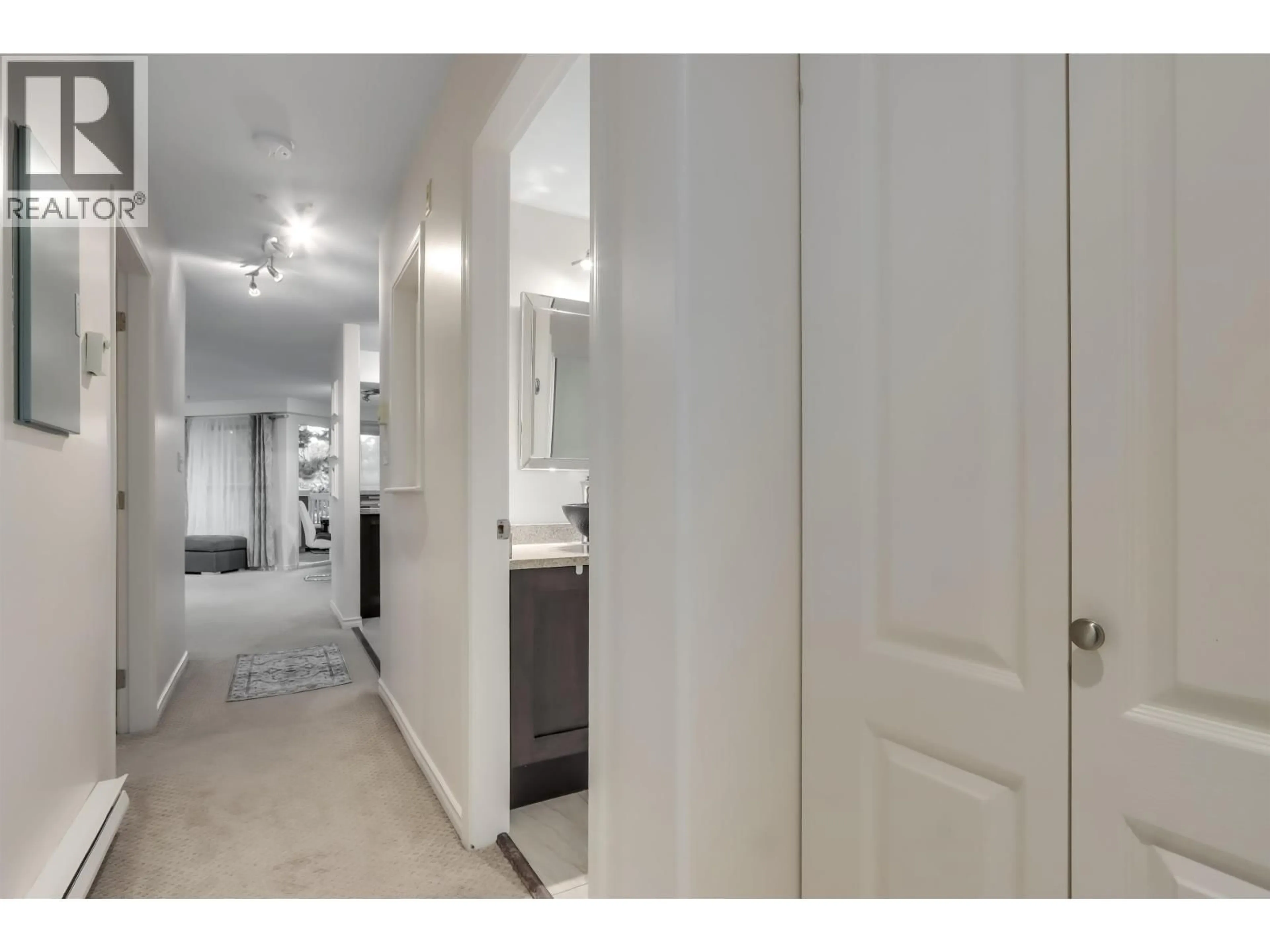 Indoor entryway for 205 - 8880 JONES ROAD, Richmond British Columbia V6Y3Z1
