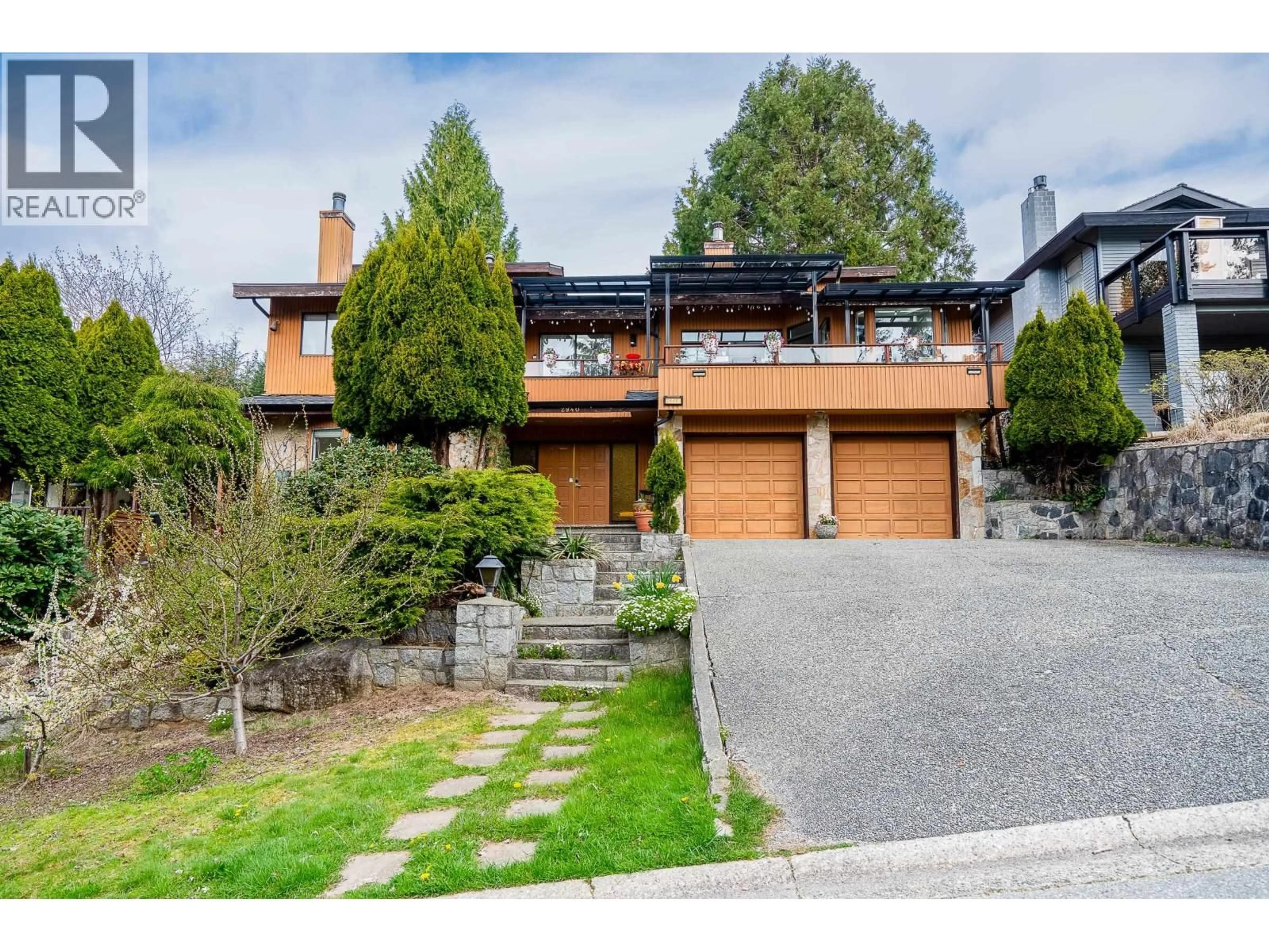 Home with brick exterior material, street for 2940 DRESDEN WAY, North Vancouver British Columbia V7H1P6