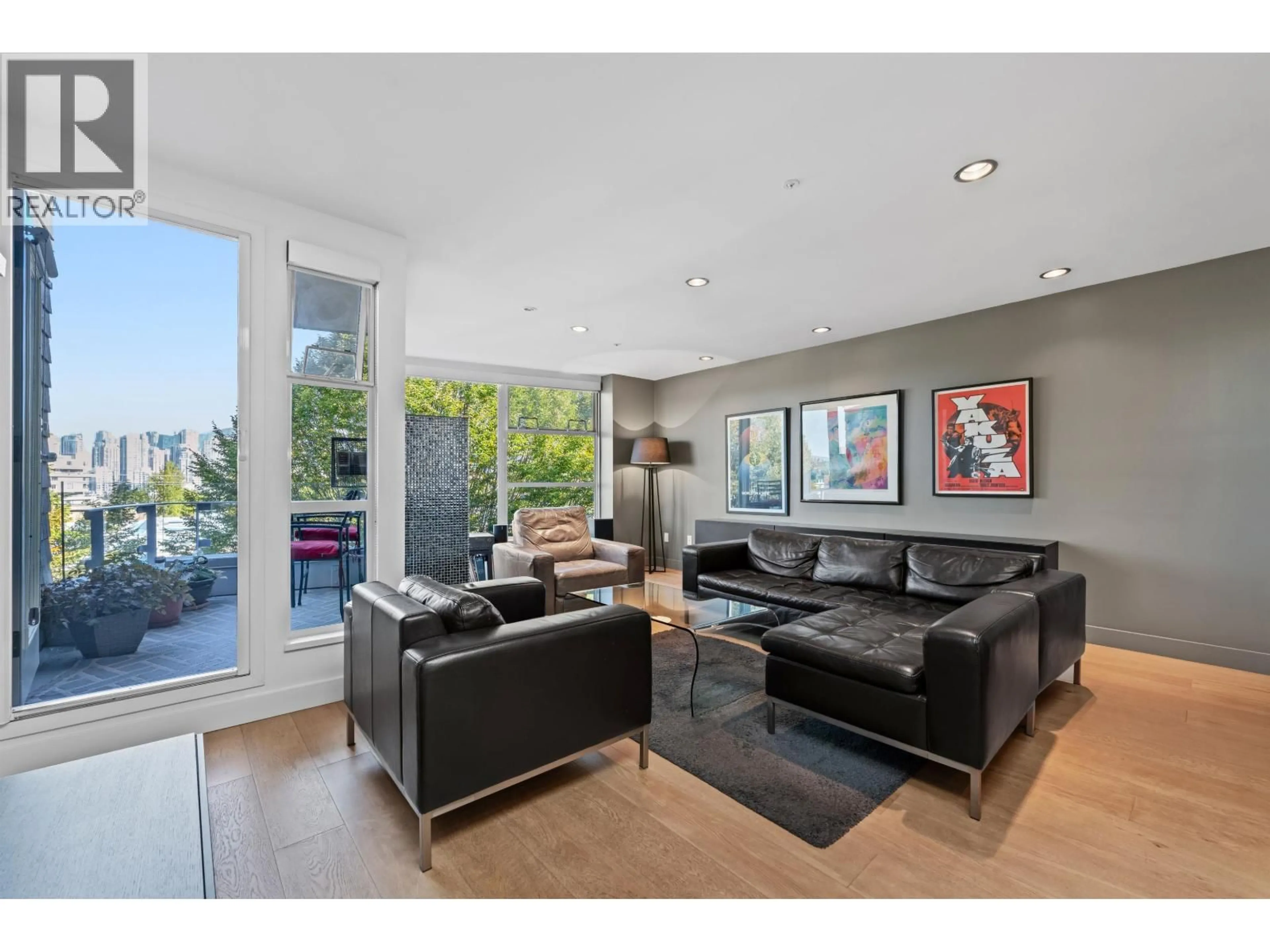 Living room with furniture, unknown for 325 - 638 7TH AVENUE, Vancouver British Columbia V5Z1B5