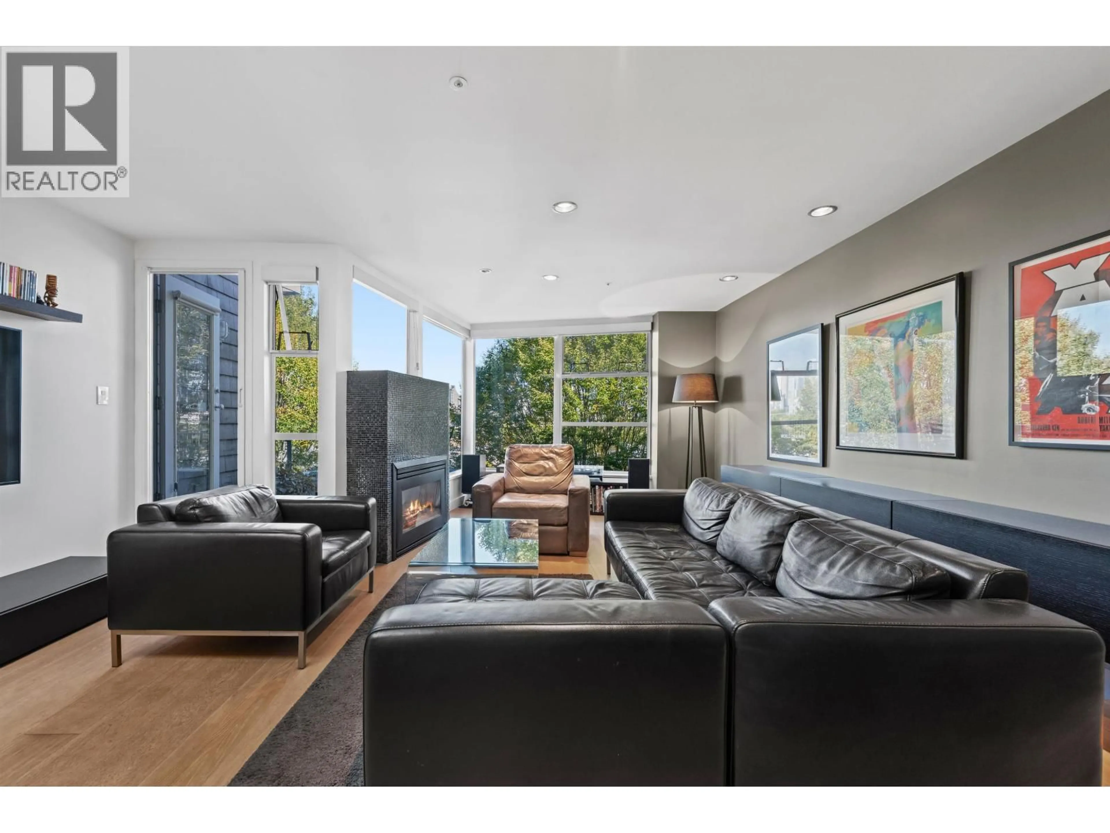 Living room with furniture, unknown for 325 - 638 7TH AVENUE, Vancouver British Columbia V5Z1B5