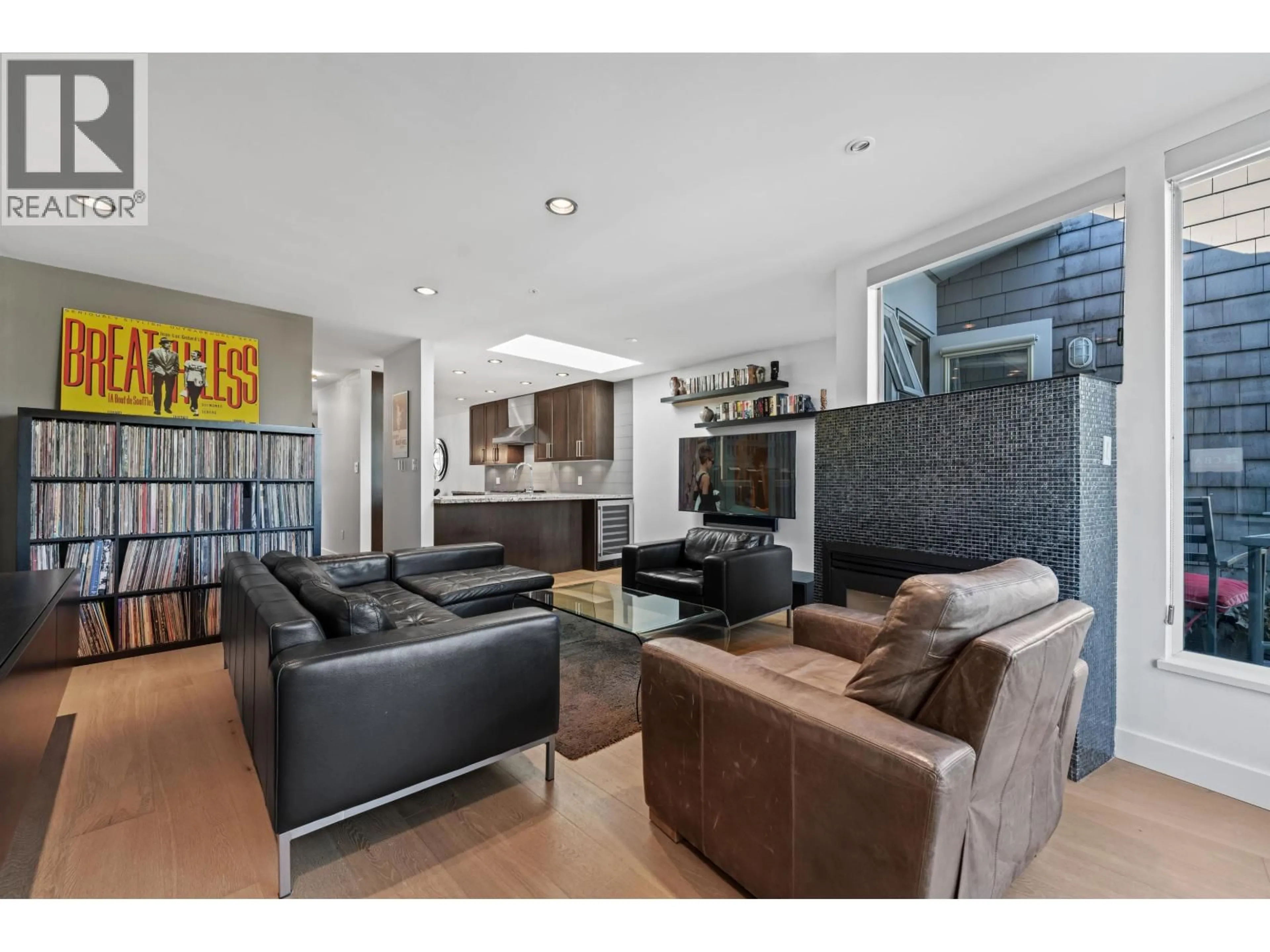 Living room with furniture, unknown for 325 - 638 7TH AVENUE, Vancouver British Columbia V5Z1B5