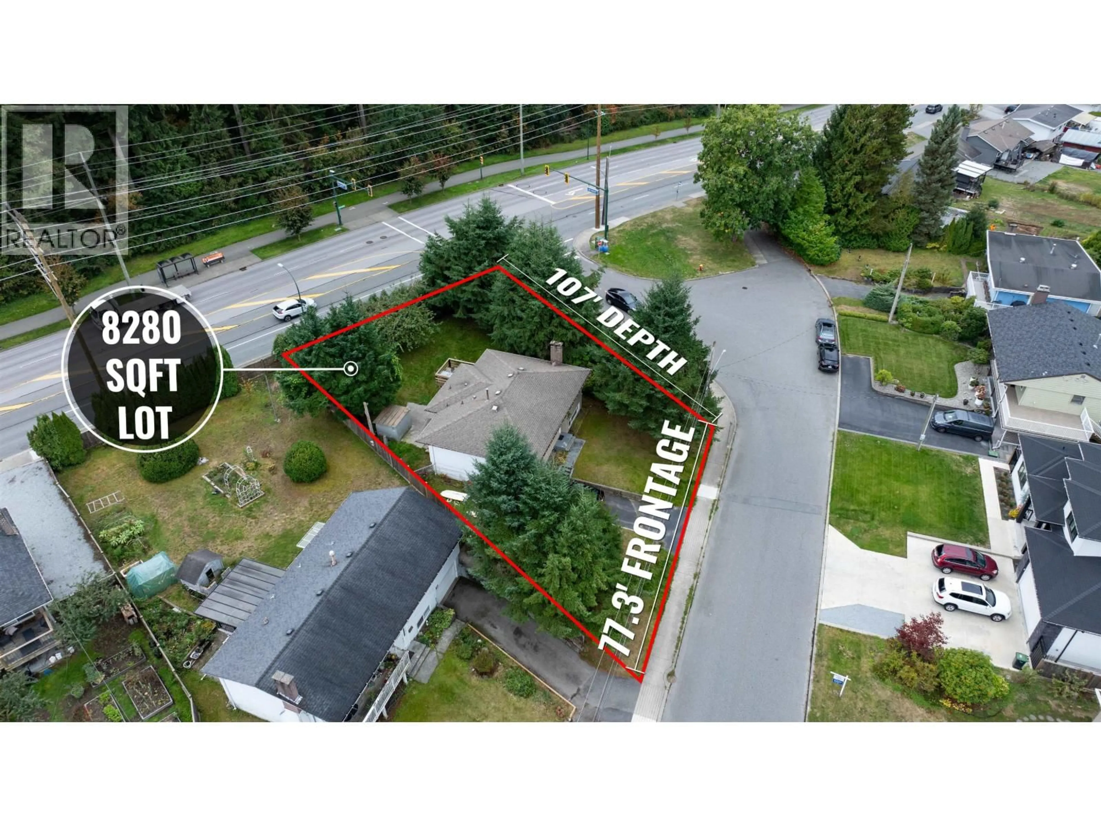 A pic from outside/outdoor area/front of a property/back of a property/a pic from drone, street for 815 SEYMOUR DRIVE, Coquitlam British Columbia V3J6V8