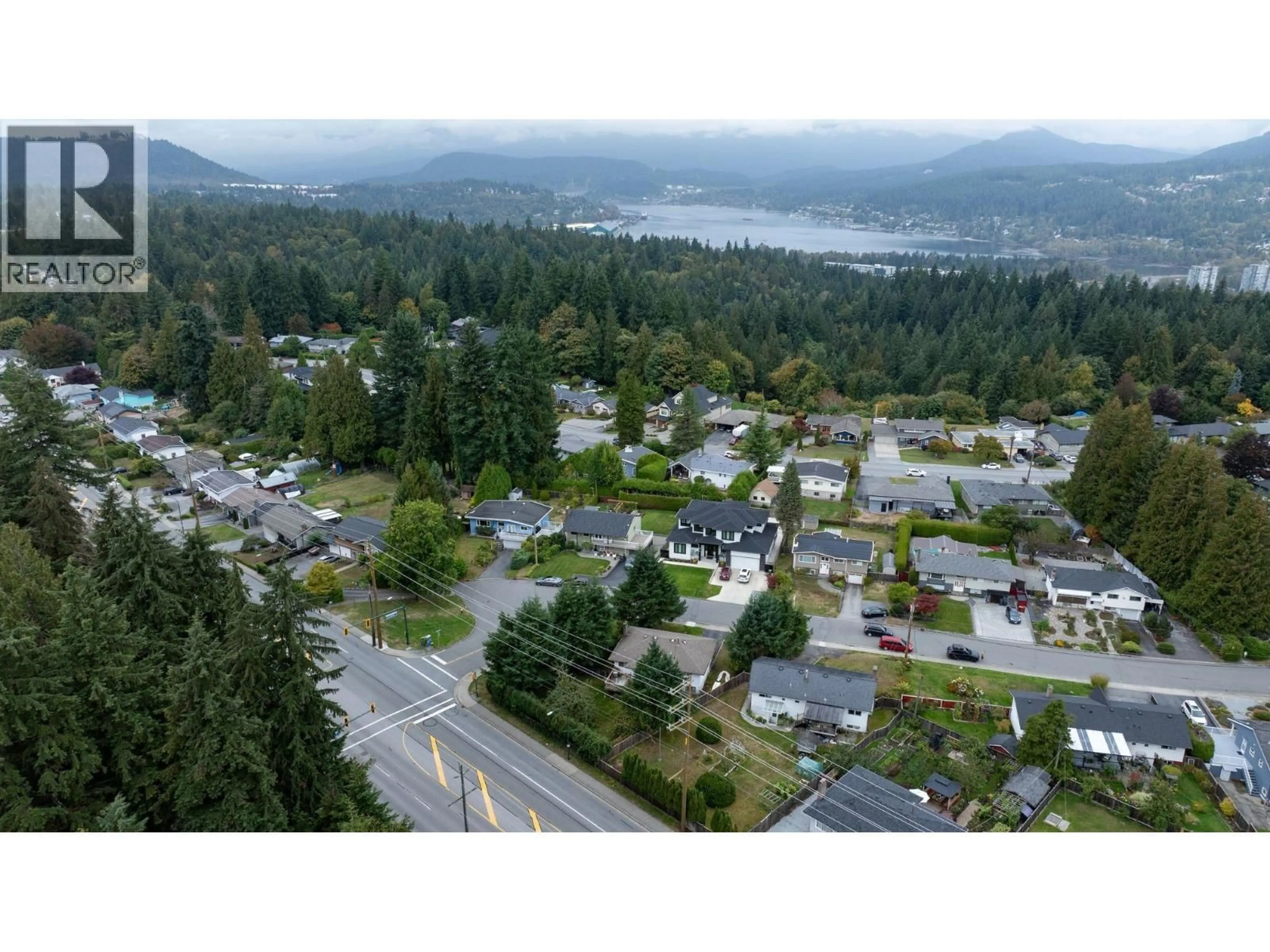 A pic from outside/outdoor area/front of a property/back of a property/a pic from drone, mountain view for 815 SEYMOUR DRIVE, Coquitlam British Columbia V3J6V8