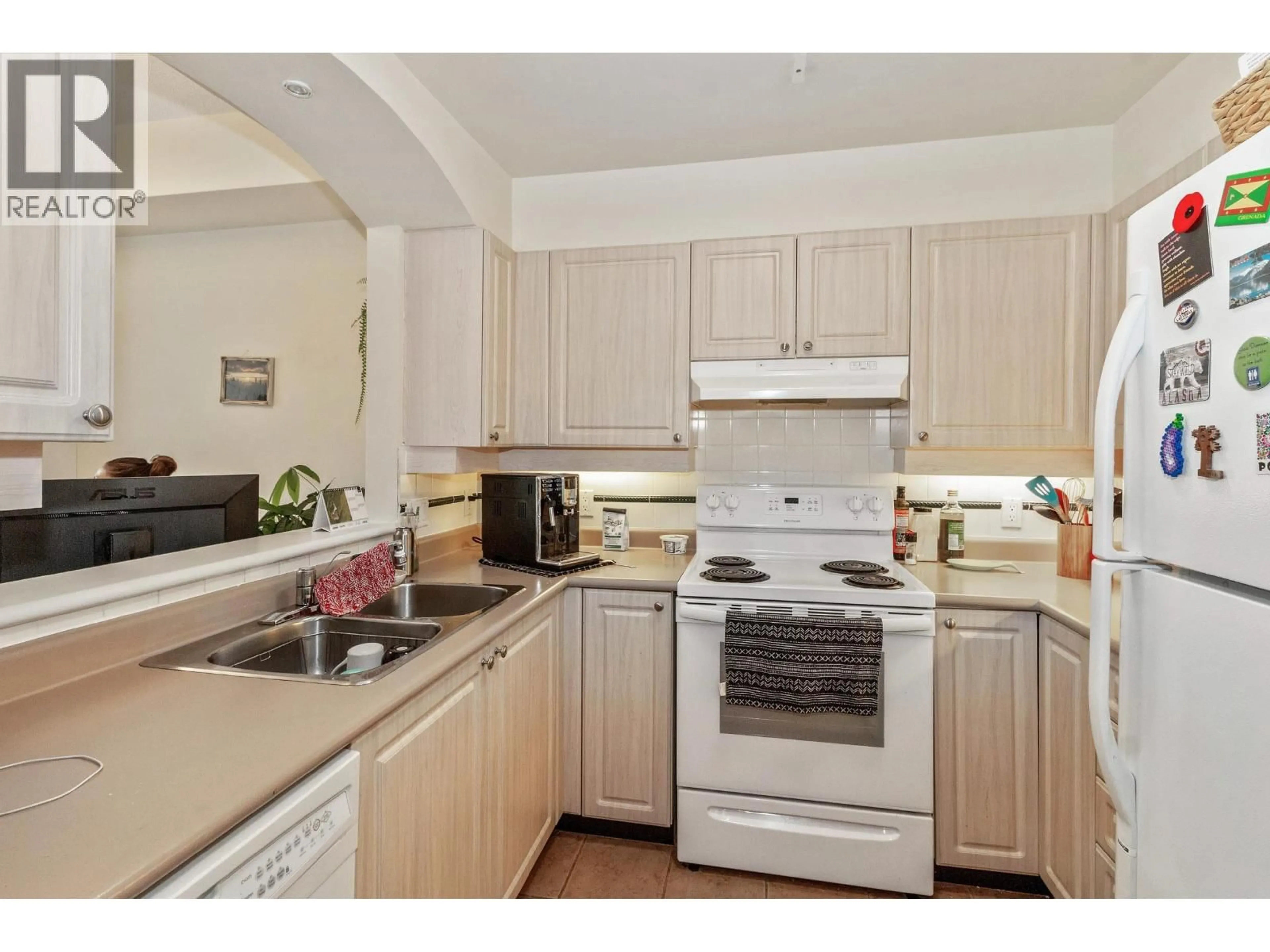 Standard kitchen, unknown for 304 - 3600 WINDCREST DRIVE, North Vancouver British Columbia V7G2S5