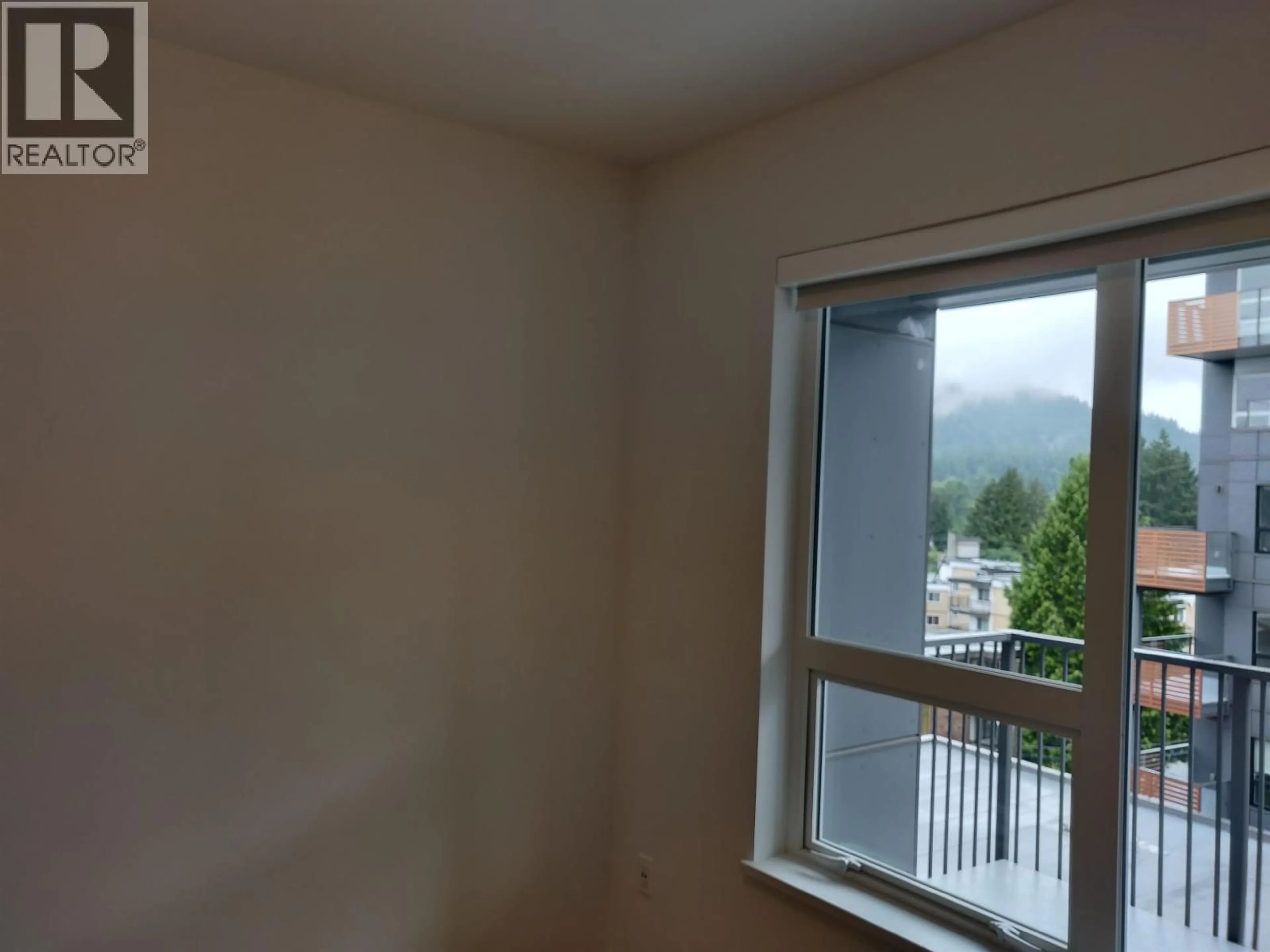 A pic of a room for 414 - 645 COMO LAKE AVENUE, Coquitlam British Columbia V3J0N9