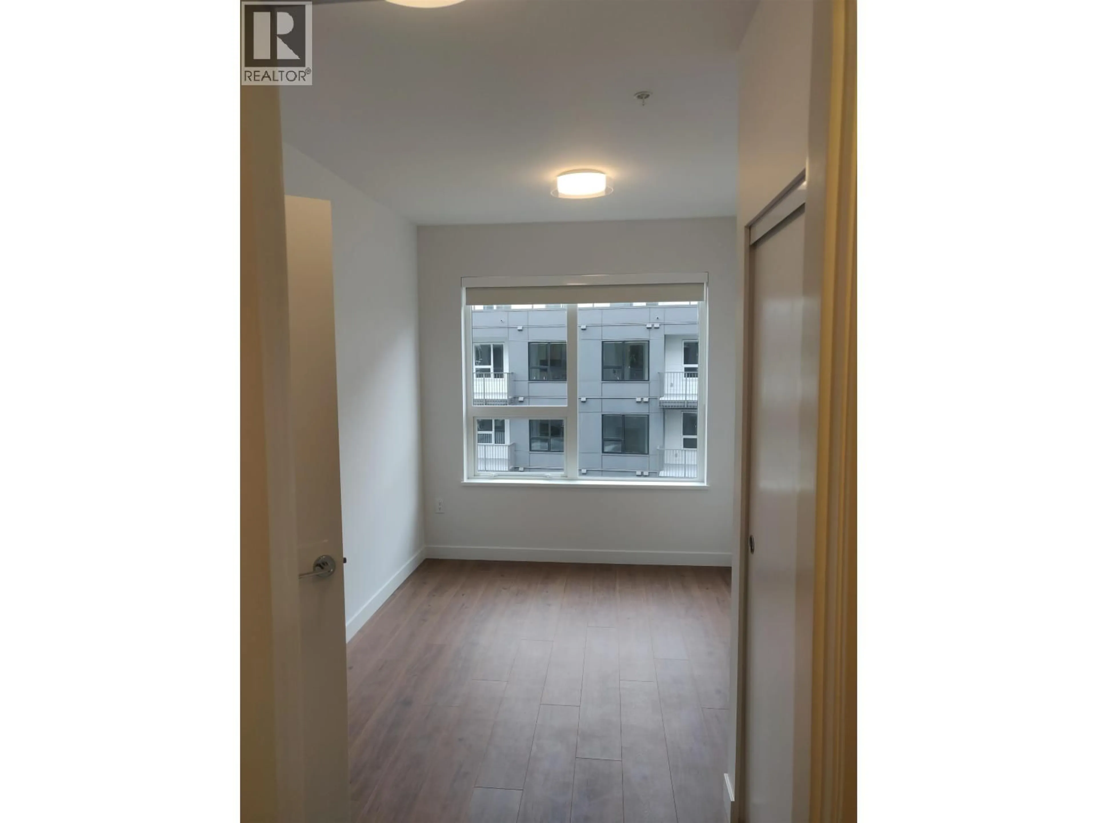 A pic of a room for 414 - 645 COMO LAKE AVENUE, Coquitlam British Columbia V3J0N9
