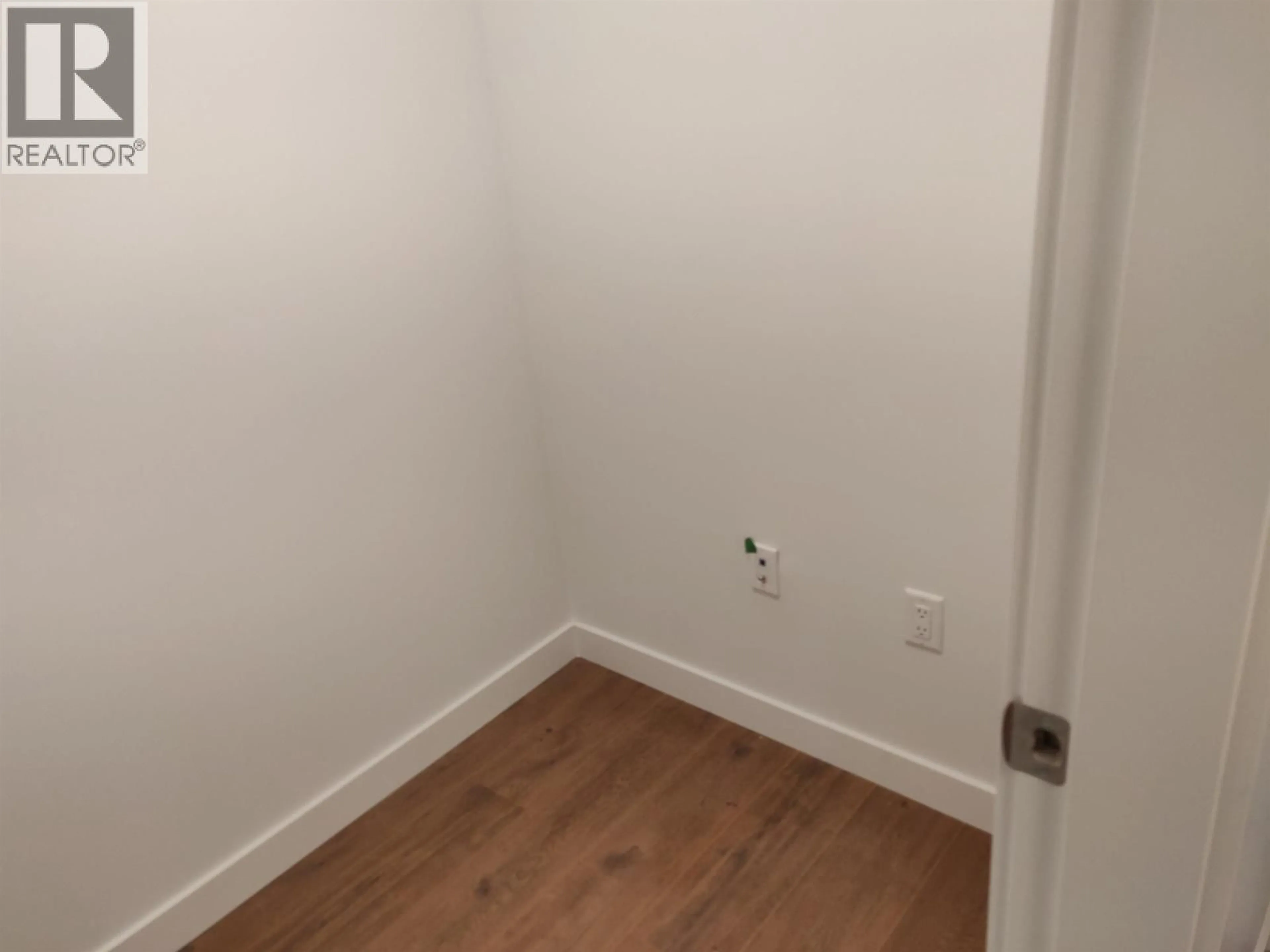 A pic of a room for 414 - 645 COMO LAKE AVENUE, Coquitlam British Columbia V3J0N9