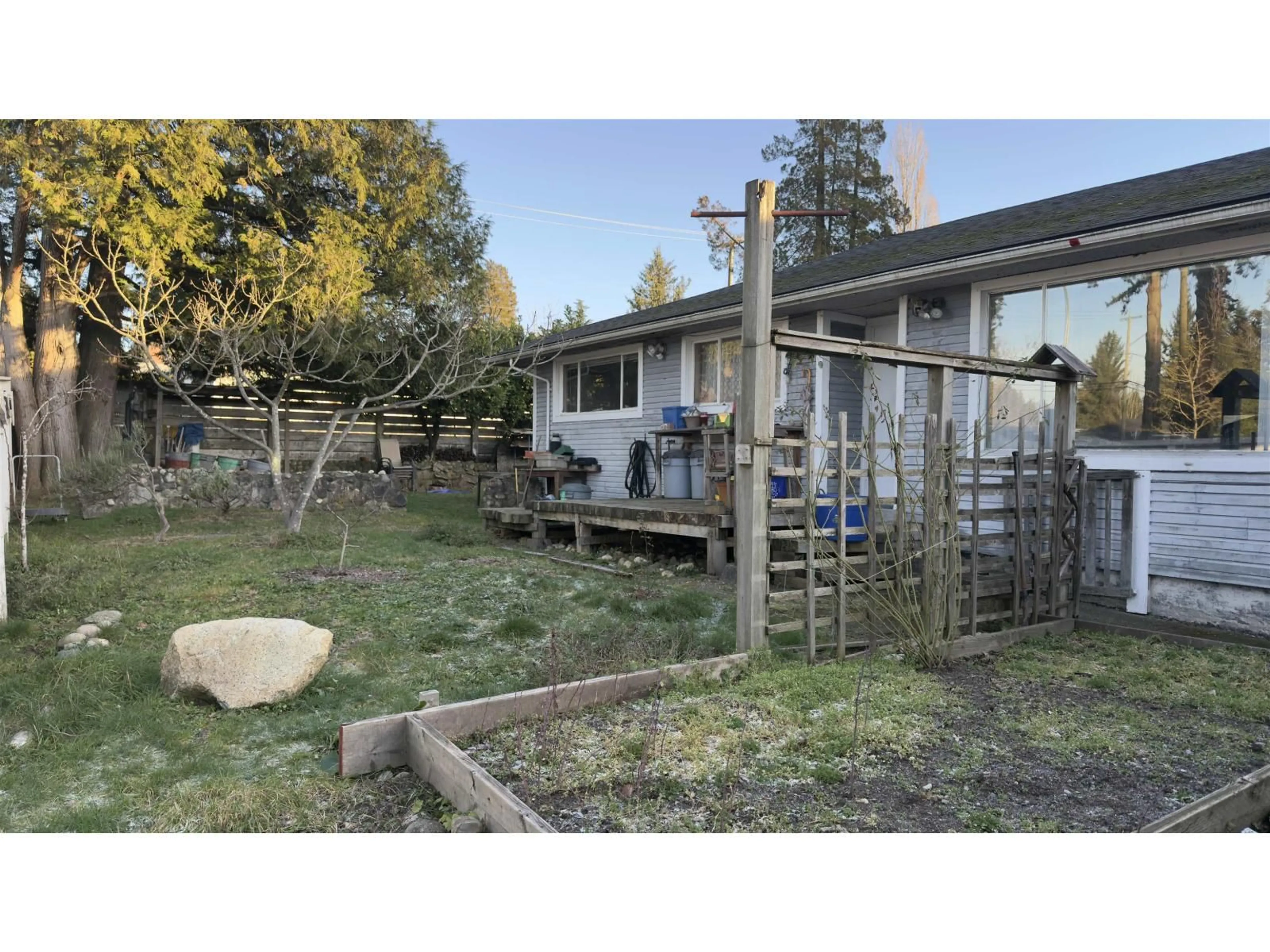 Shed for 9401 DAWSON, Delta British Columbia V4C5G7