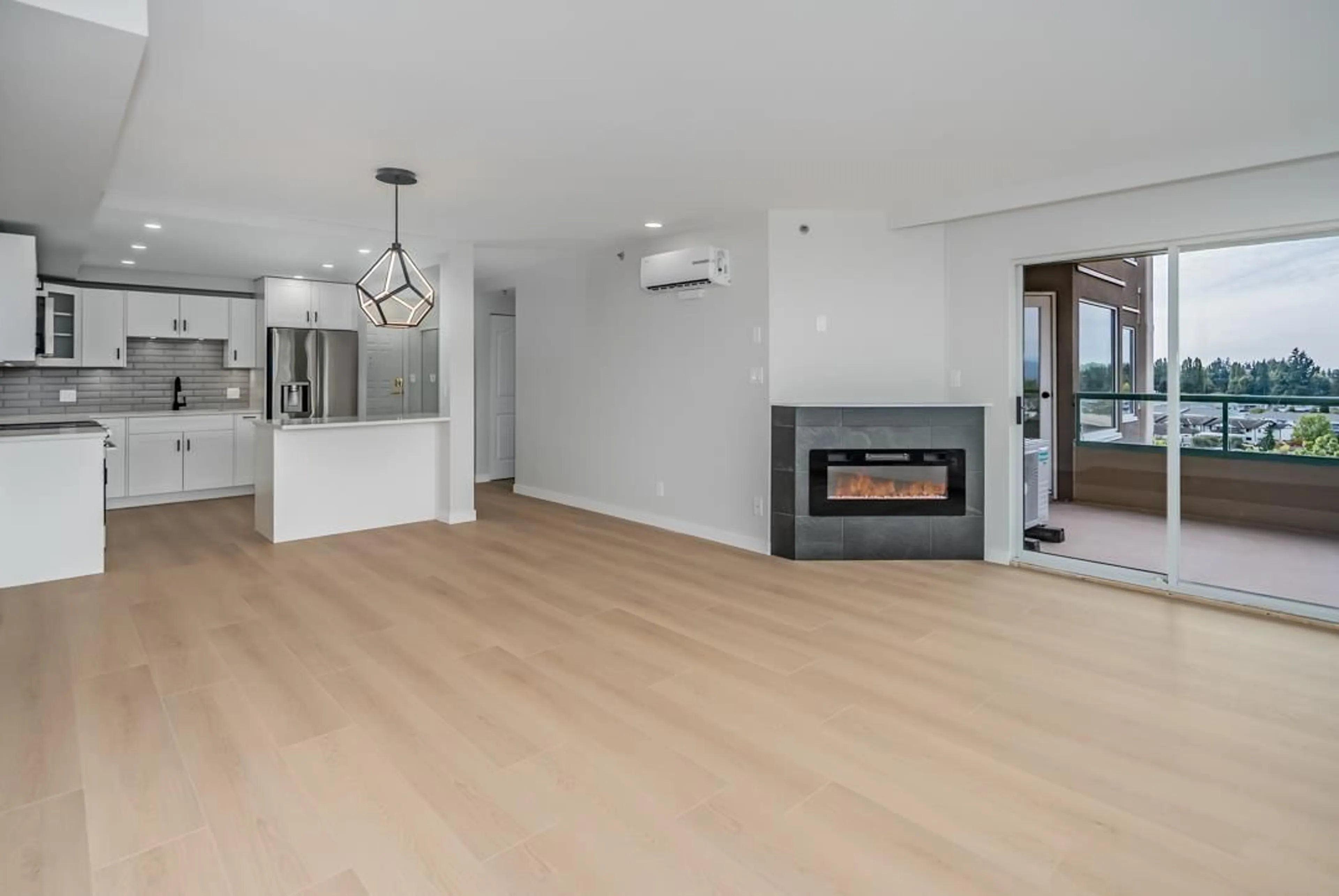 Unknown for 902 - 3150 GLADWIN, Abbotsford British Columbia V2T5S9