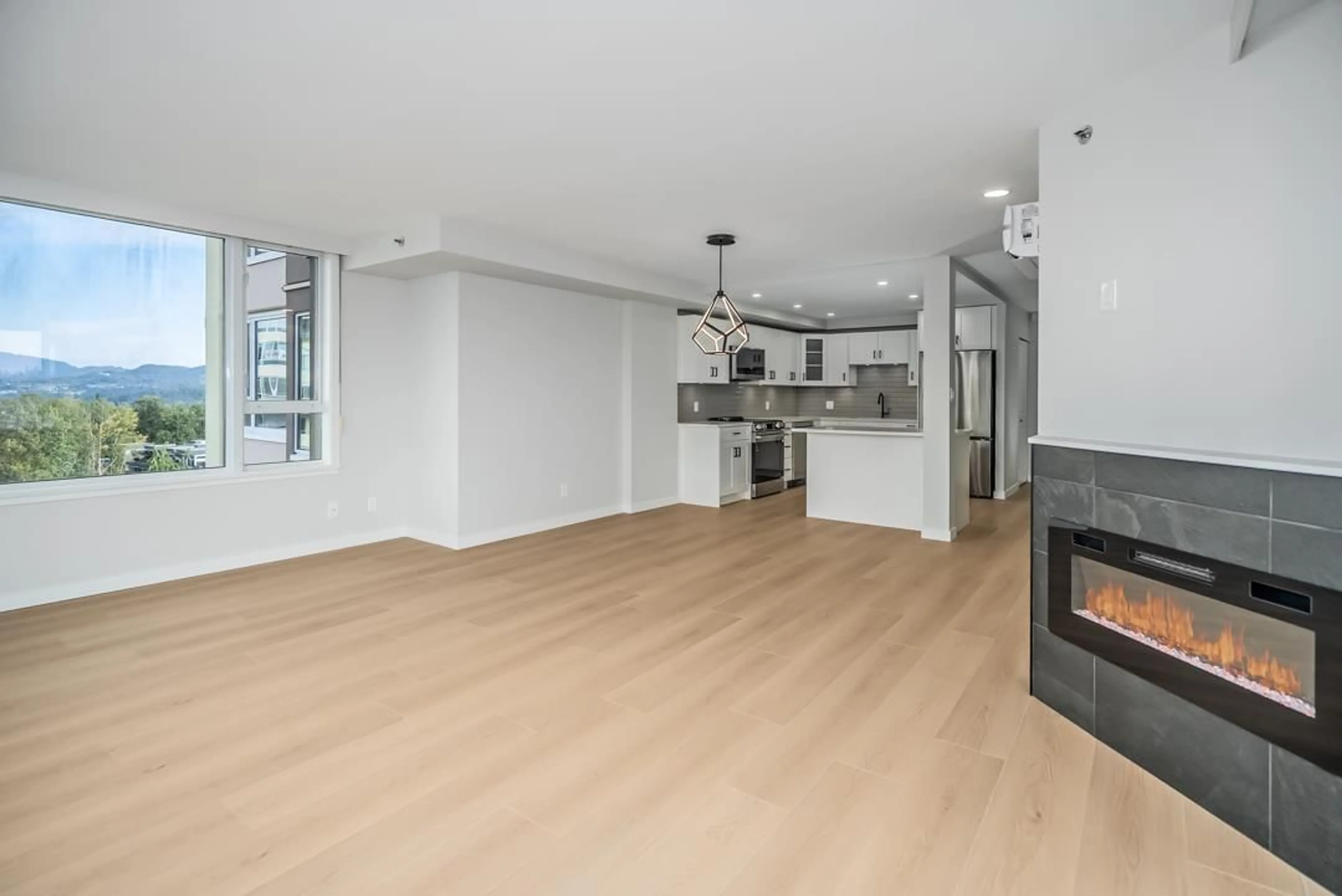 Open concept kitchen, unknown for 902 - 3150 GLADWIN, Abbotsford British Columbia V2T5S9