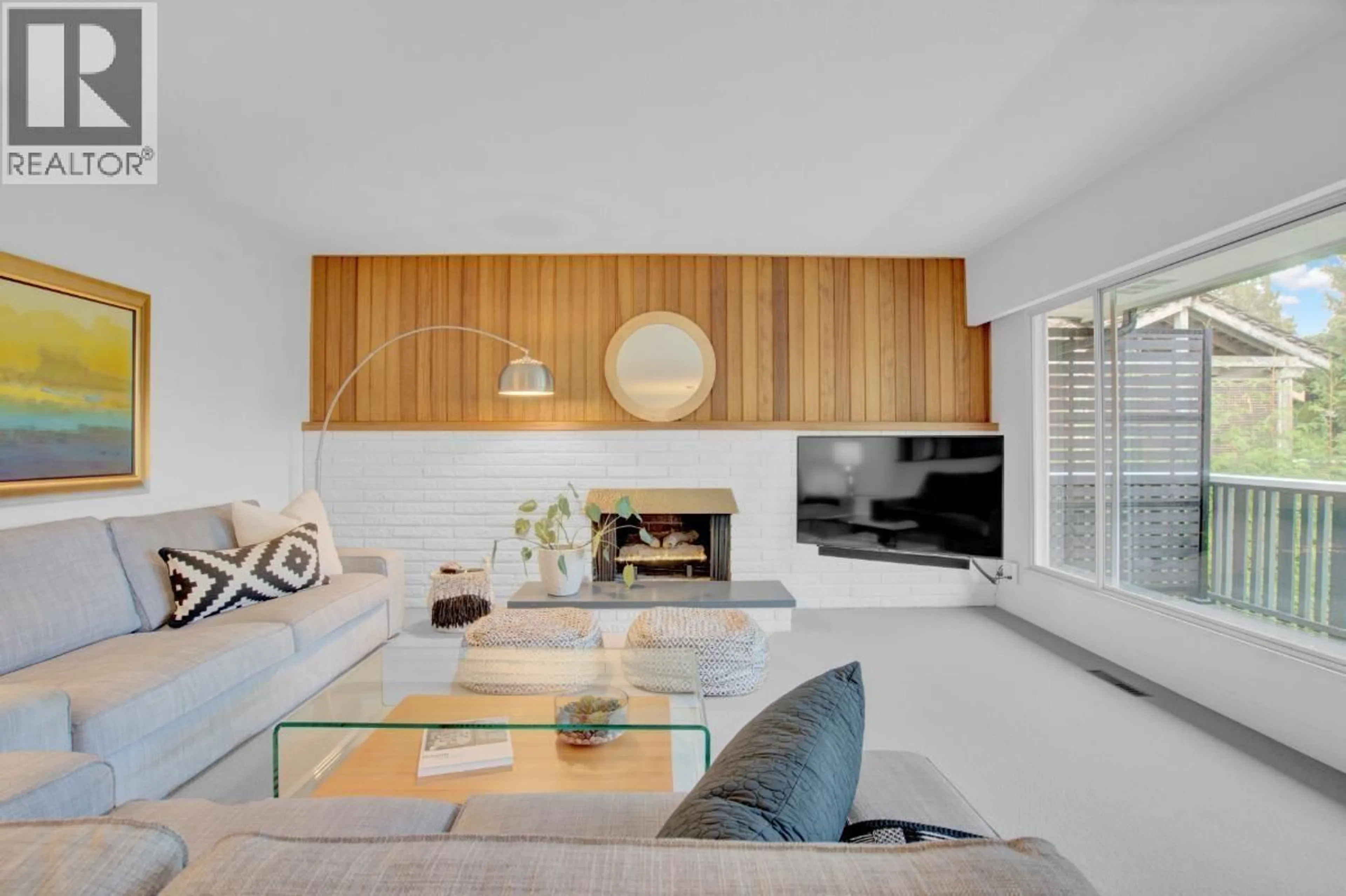 Living room with furniture, unknown for 1038 BAYVIEW DRIVE, Delta British Columbia V4M2R7