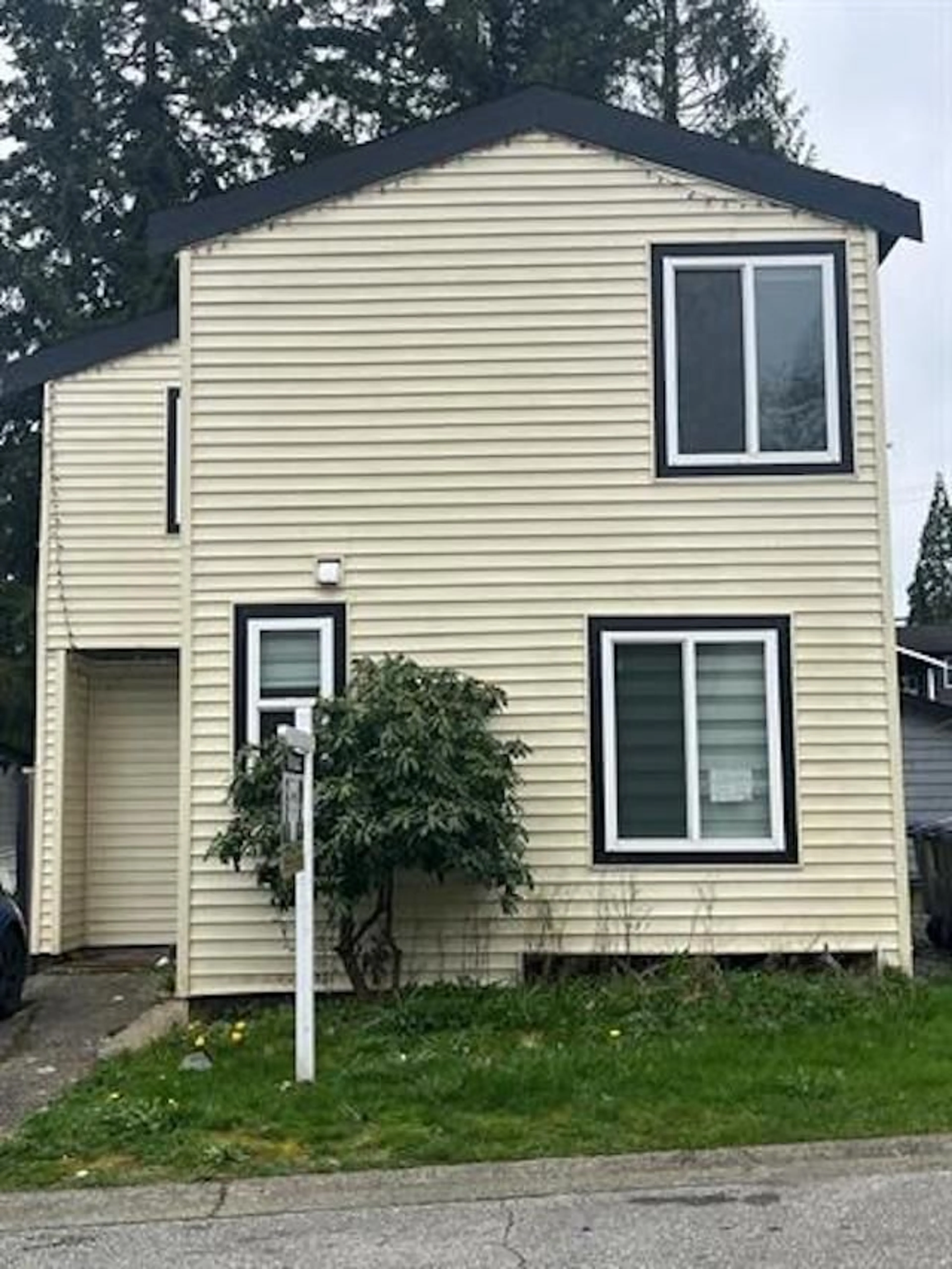 Home with vinyl exterior material, street for 13960 80A, Surrey British Columbia V3W6P6