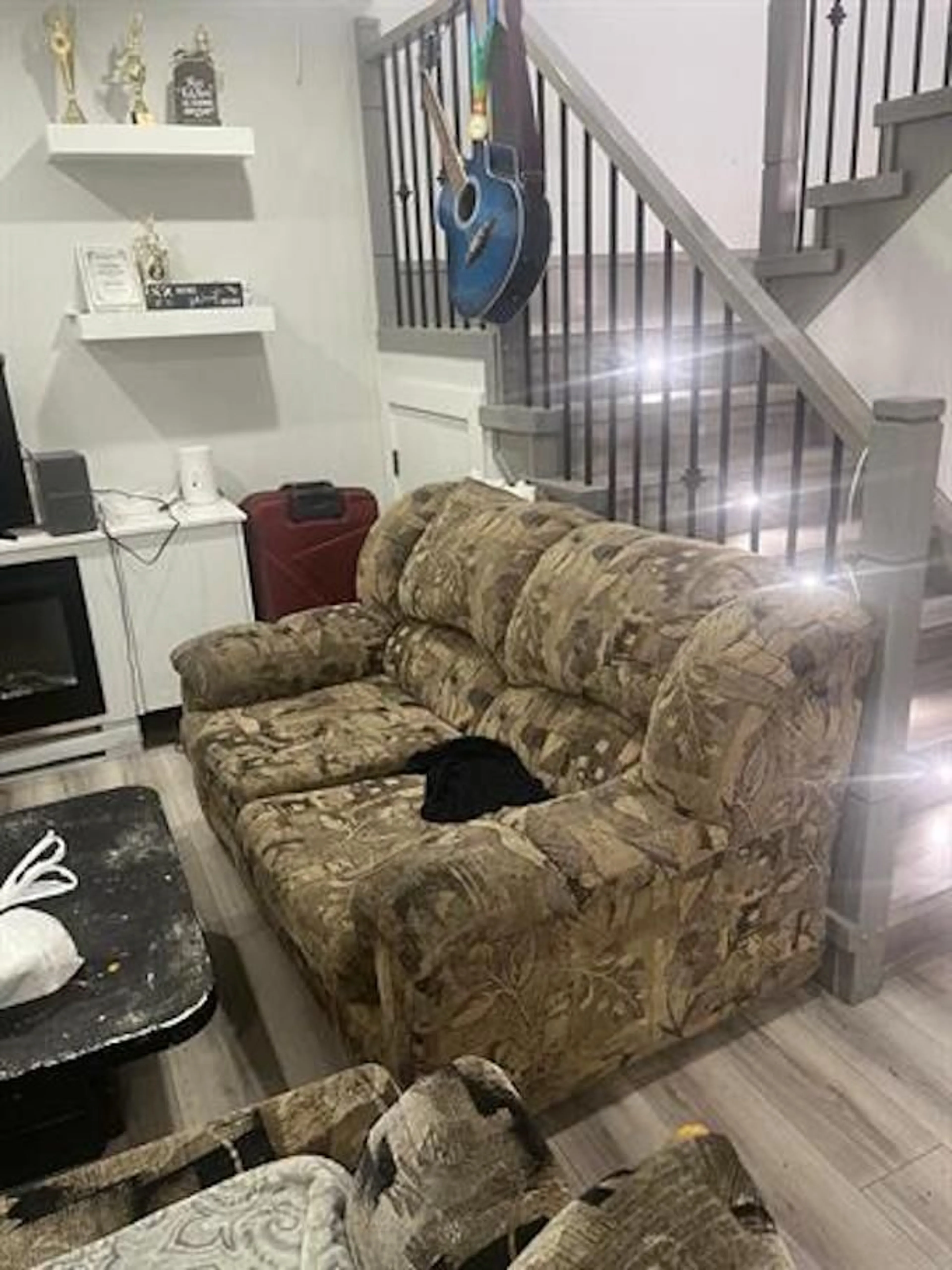 Living room with furniture, unknown for 13960 80A, Surrey British Columbia V3W6P6