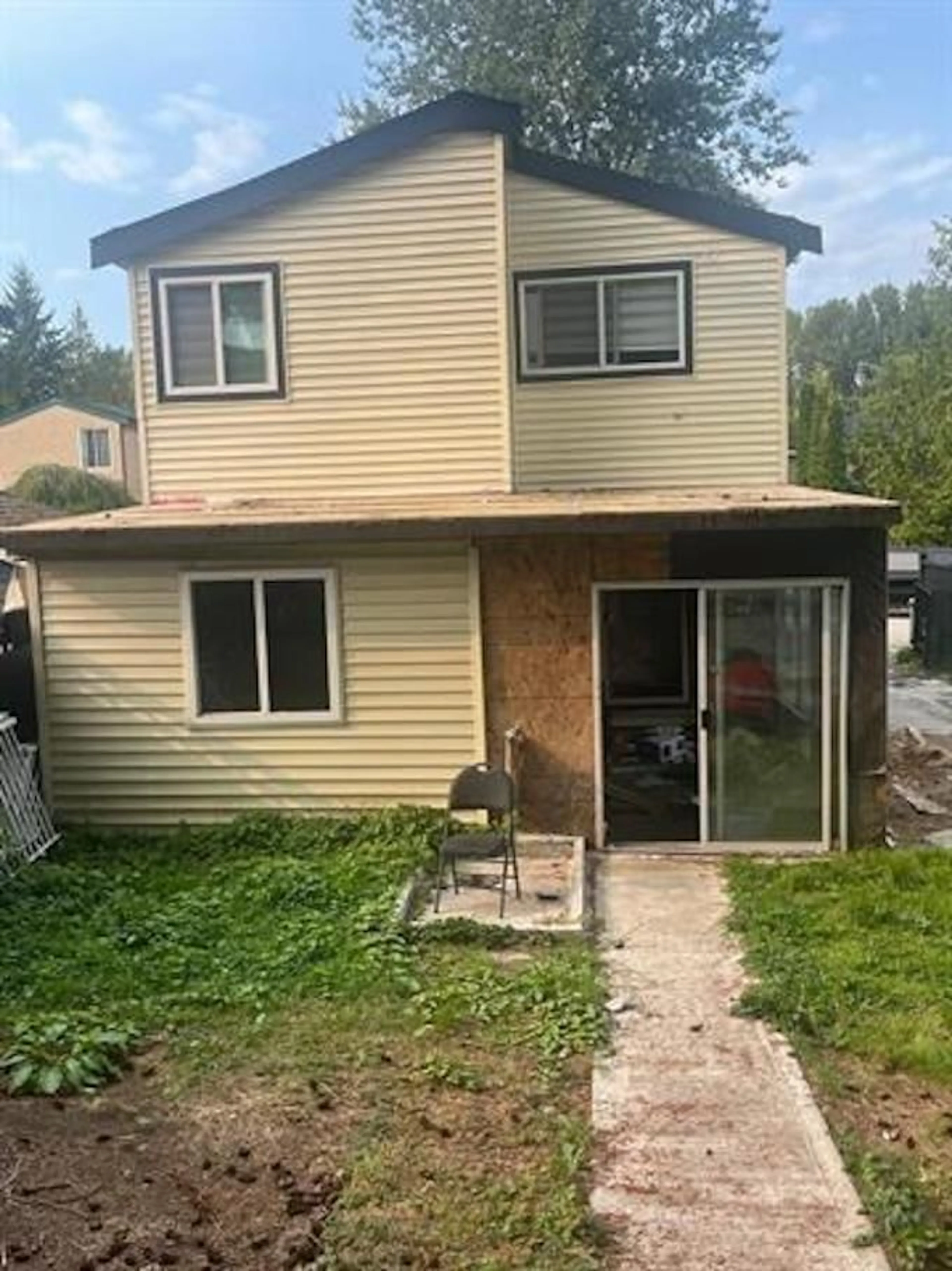 Home with vinyl exterior material, street for 13960 80A, Surrey British Columbia V3W6P6