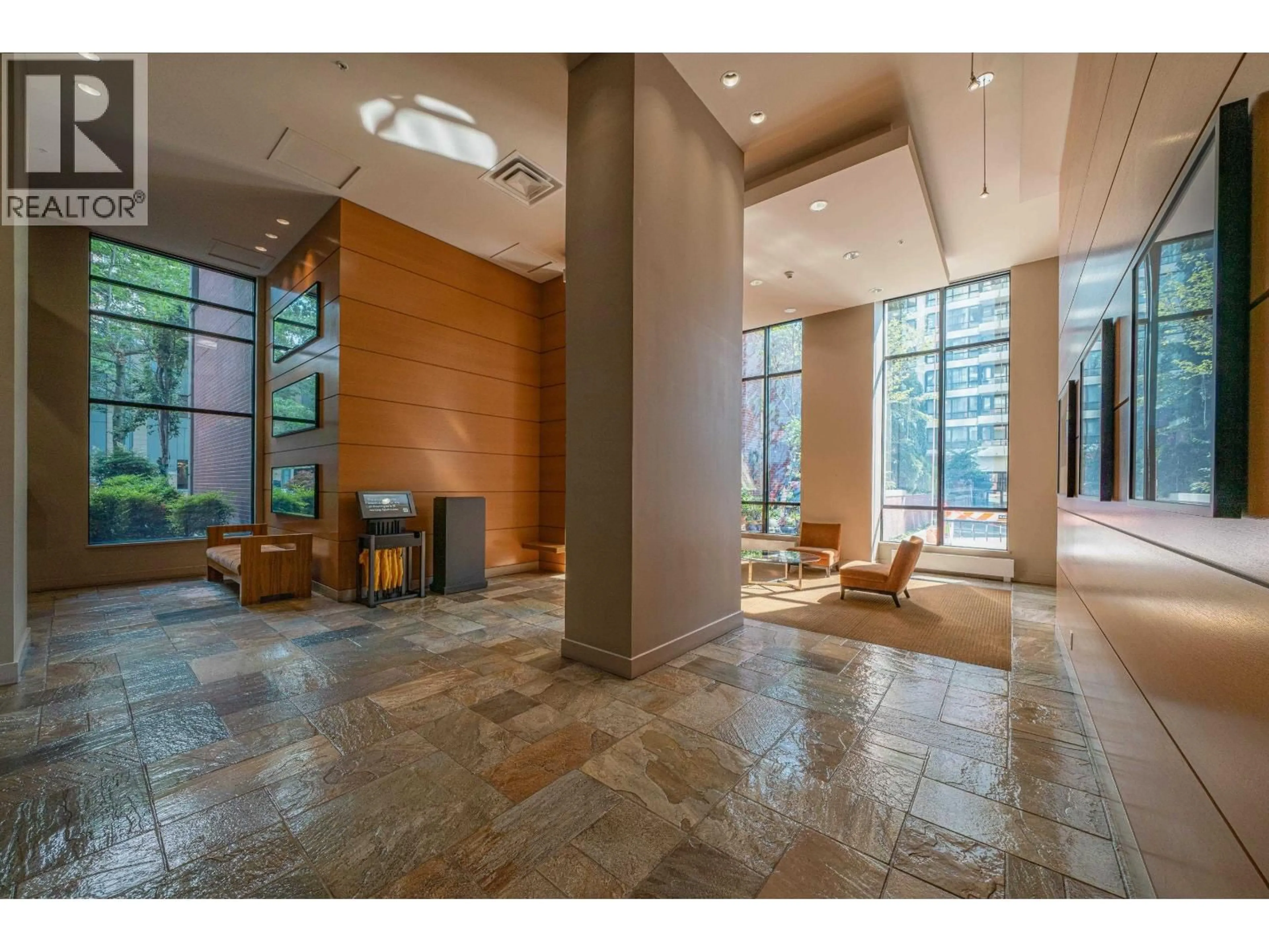 Indoor foyer for 2105 - 909 MAINLAND STREET, Vancouver British Columbia V6B1S3