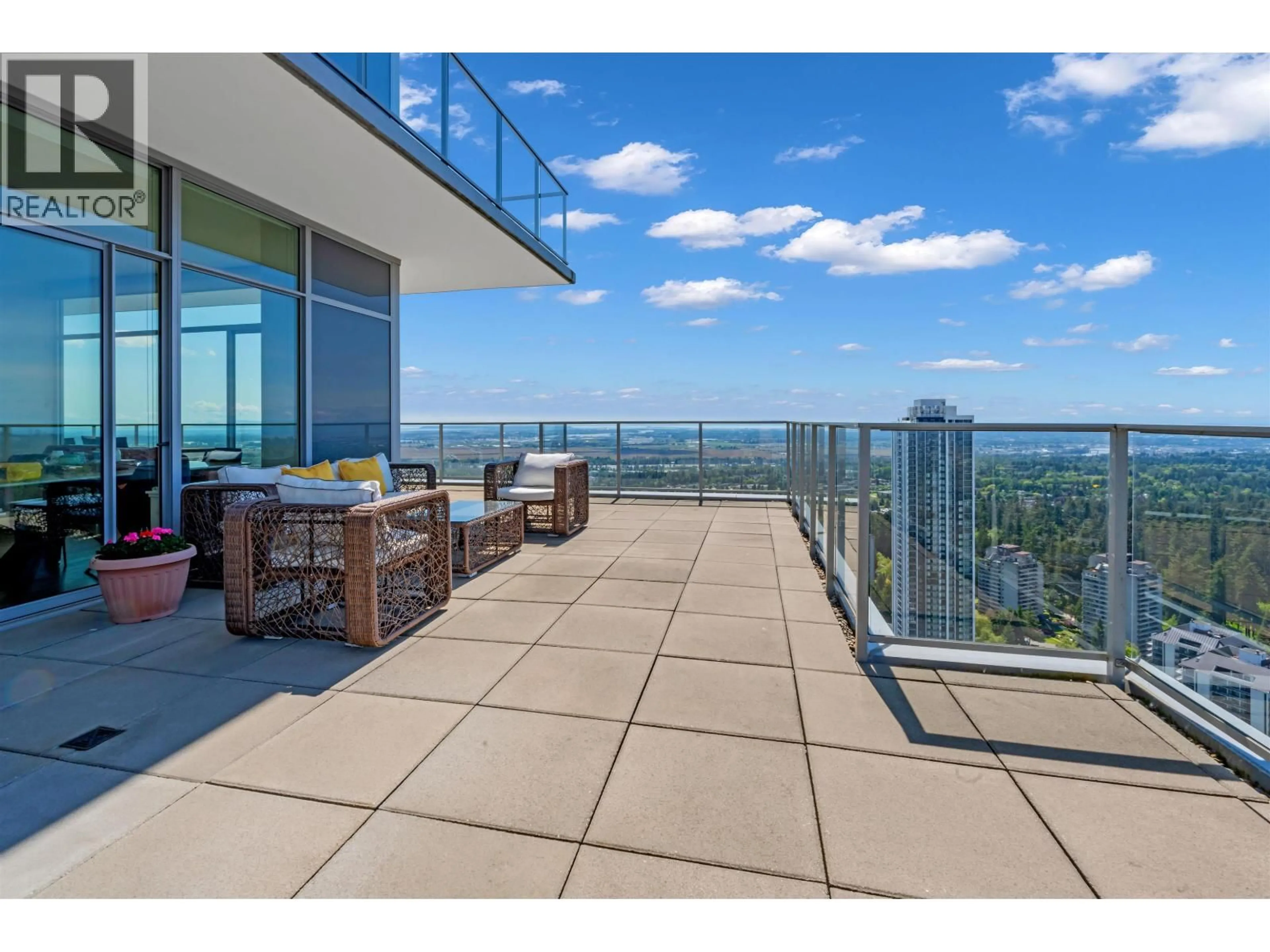 Patio, water/lake/river/ocean view for 4003 - 6383 MCKAY AVENUE, Burnaby British Columbia V5H0H8
