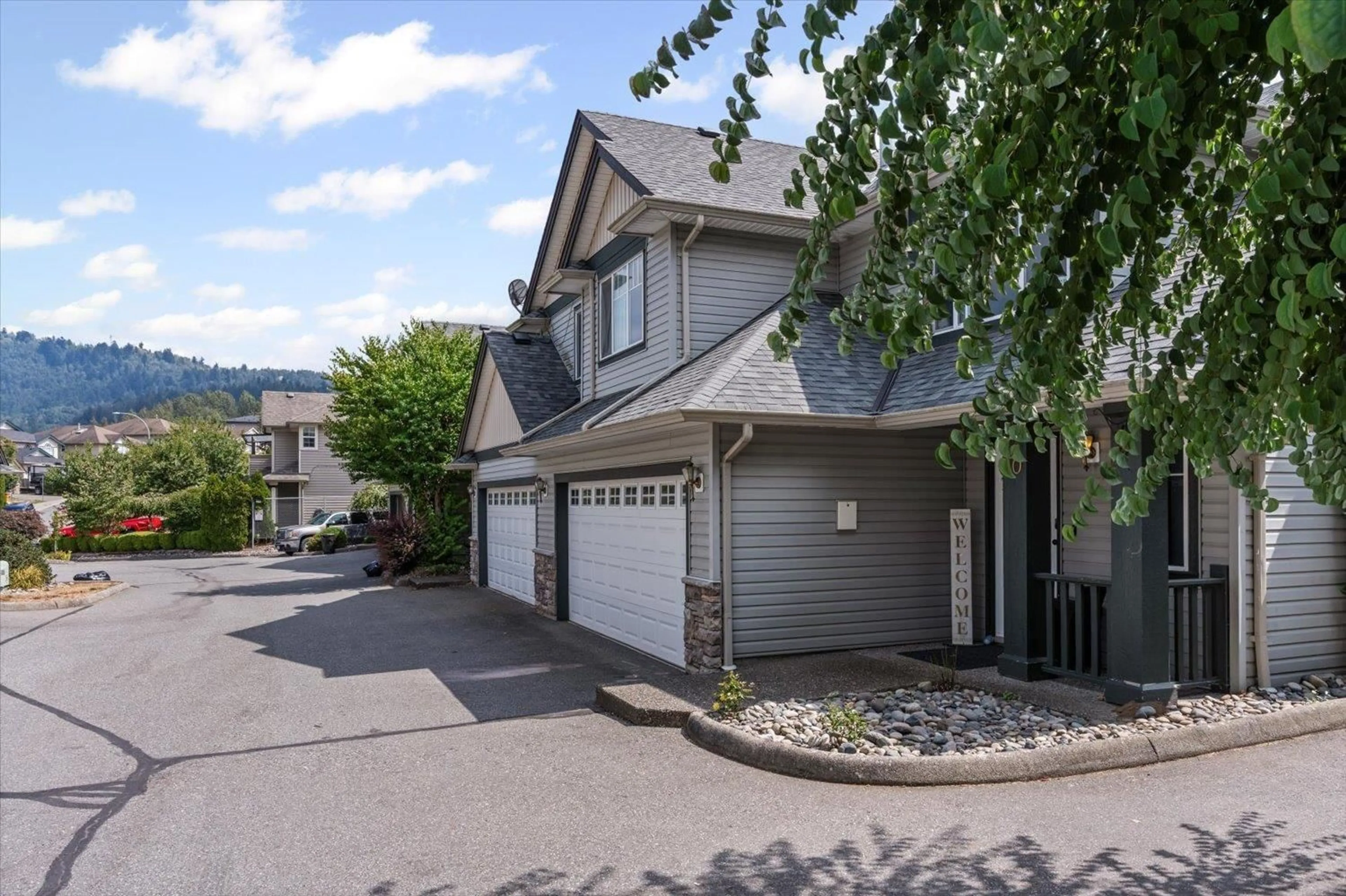 A pic from outside/outdoor area/front of a property/back of a property/a pic from drone, street for 10 - 46330 VALLEYVIEW ROAD, Chilliwack British Columbia V2R5S6