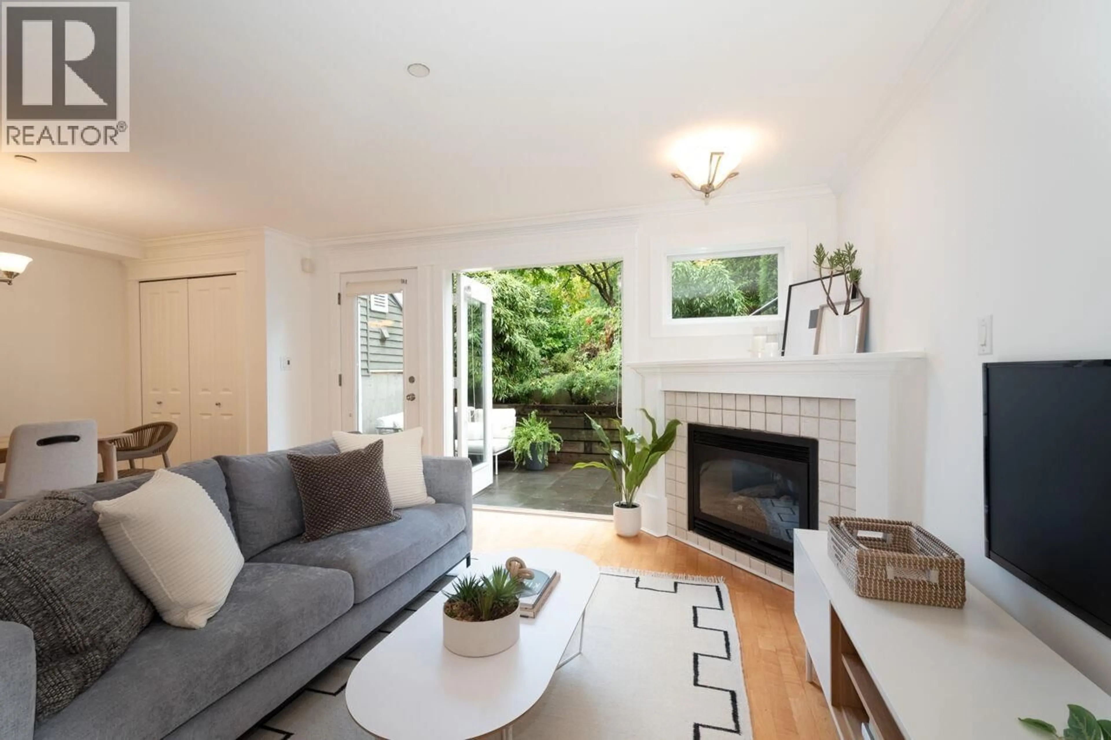 Living room with furniture, unknown for 316 14TH AVENUE, Vancouver British Columbia V5Y1X4