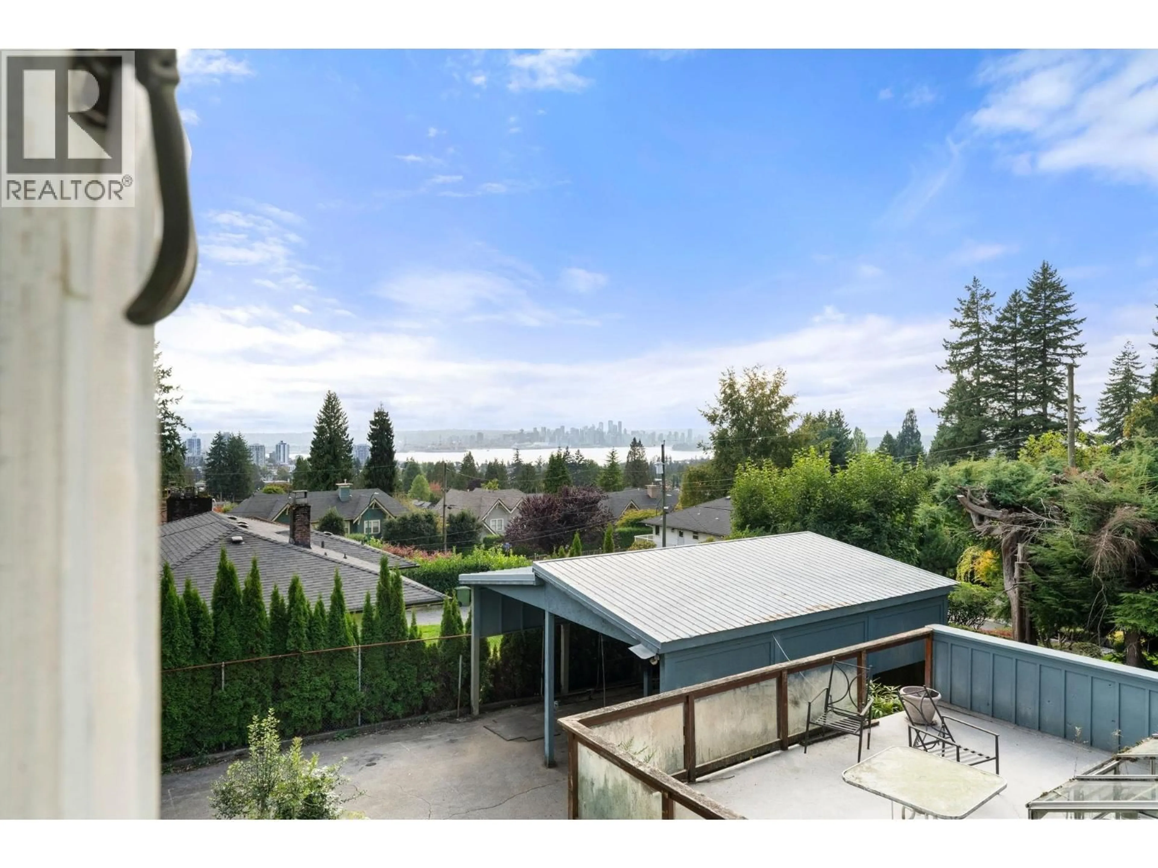 A pic from outside/outdoor area/front of a property/back of a property/a pic from drone, water/lake/river/ocean view for 3041 ST. MARYS AVENUE, North Vancouver British Columbia V7N1X5