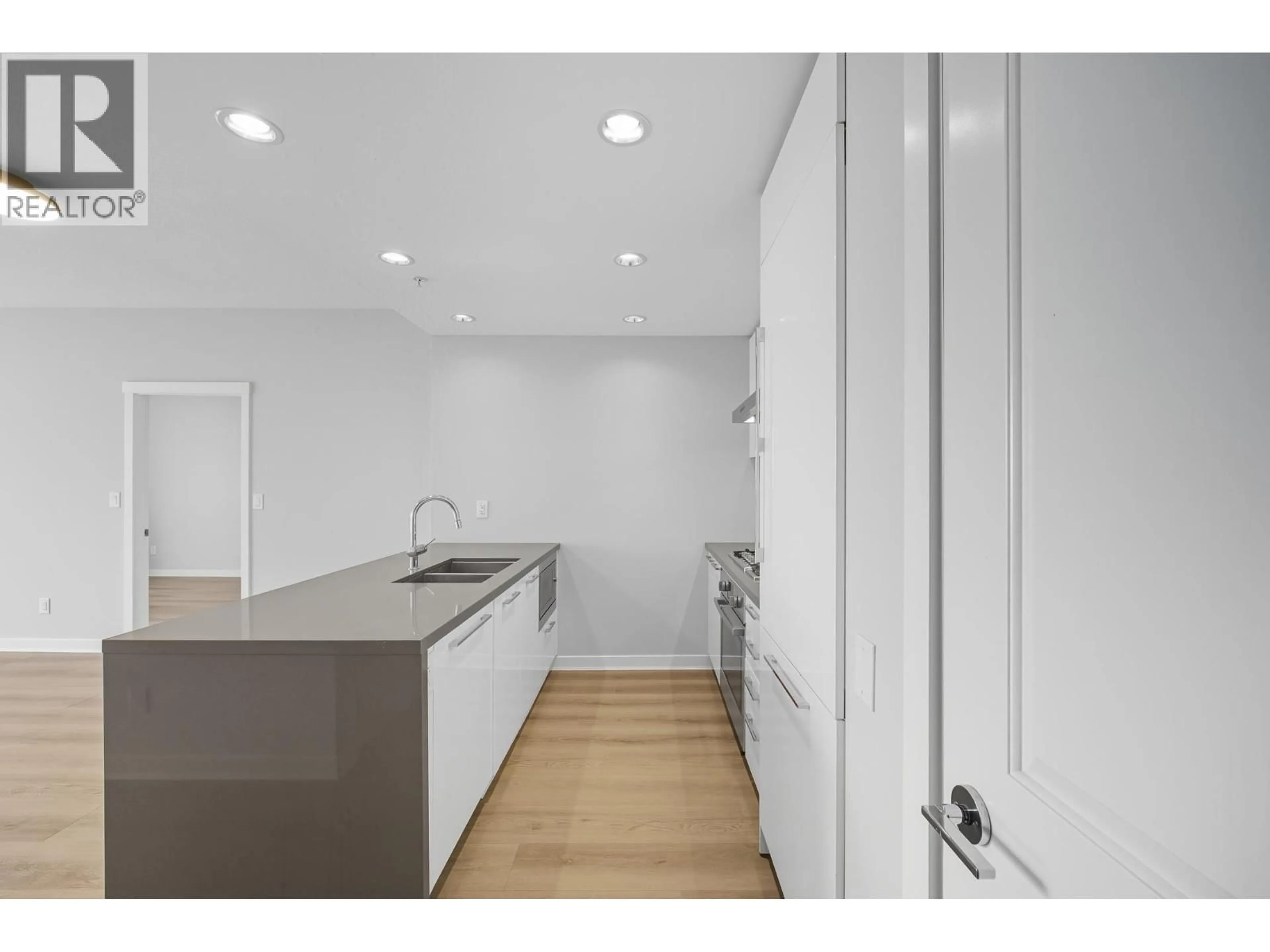 Standard kitchen, unknown for 1906 - 5628 BIRNEY AVENUE, Vancouver British Columbia V6S0H7