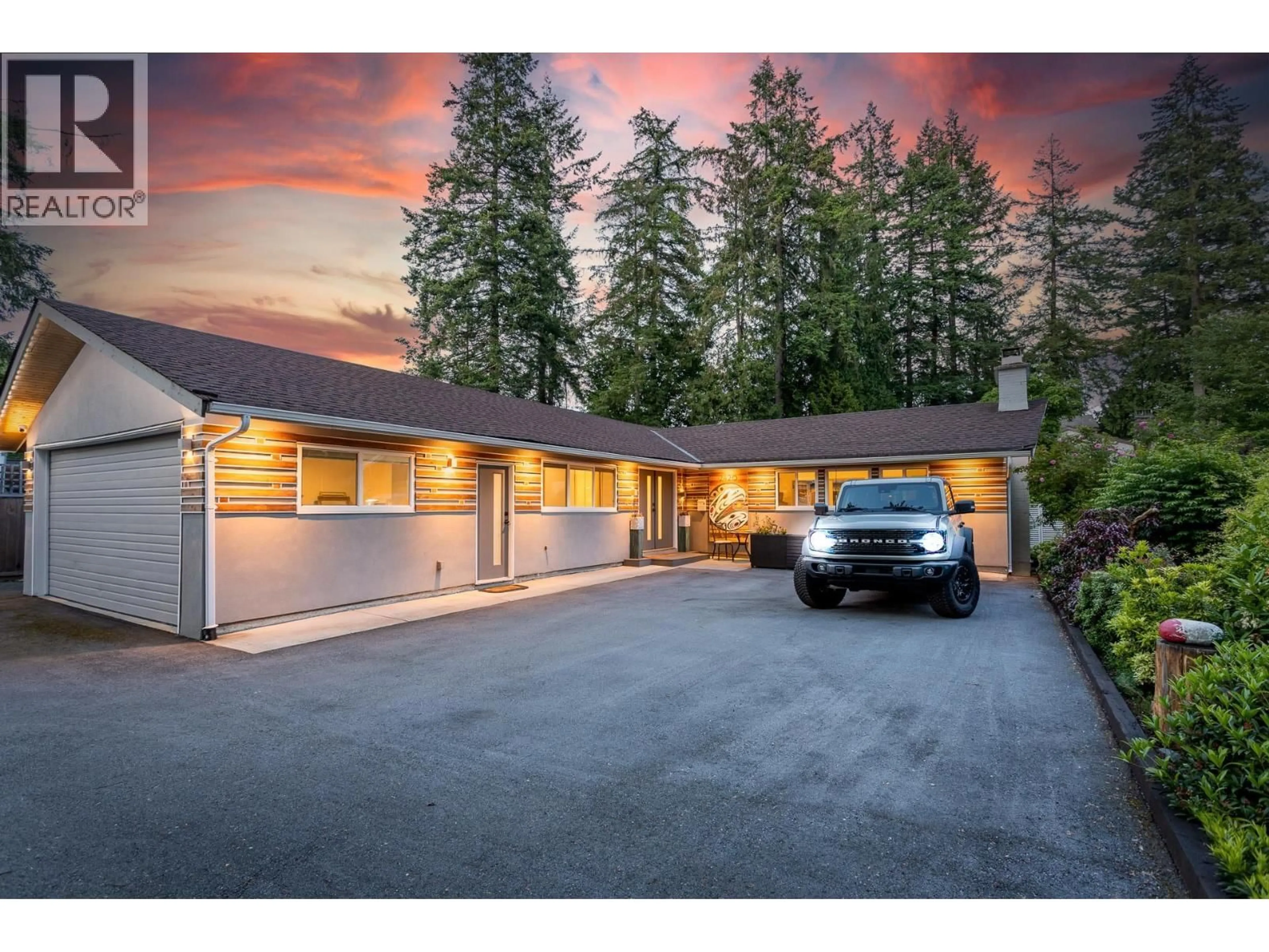 Indoor garage for 2420 EDGEMONT BOULEVARD, North Vancouver British Columbia V7P2L1