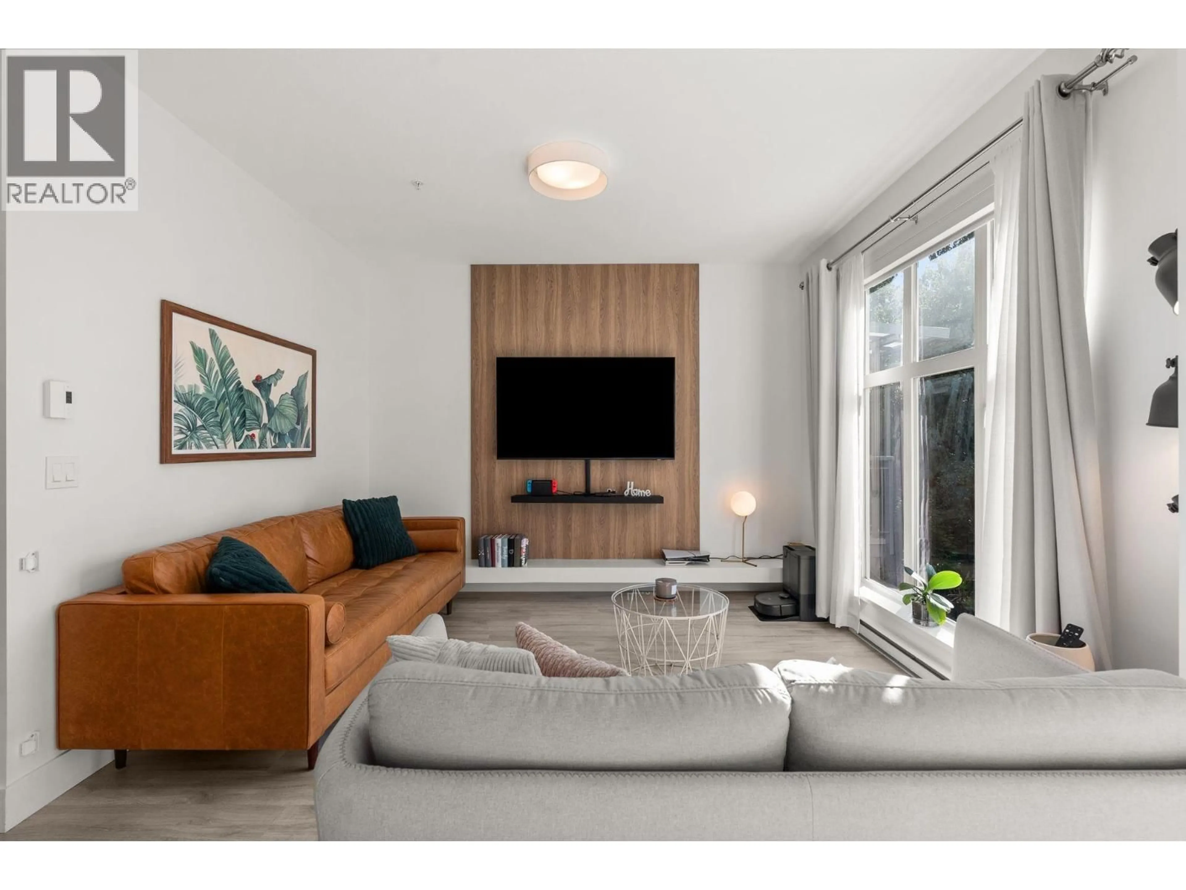 Living room with furniture, unknown for 77 - 24076 112 AVENUE, Maple Ridge British Columbia V2W0K2