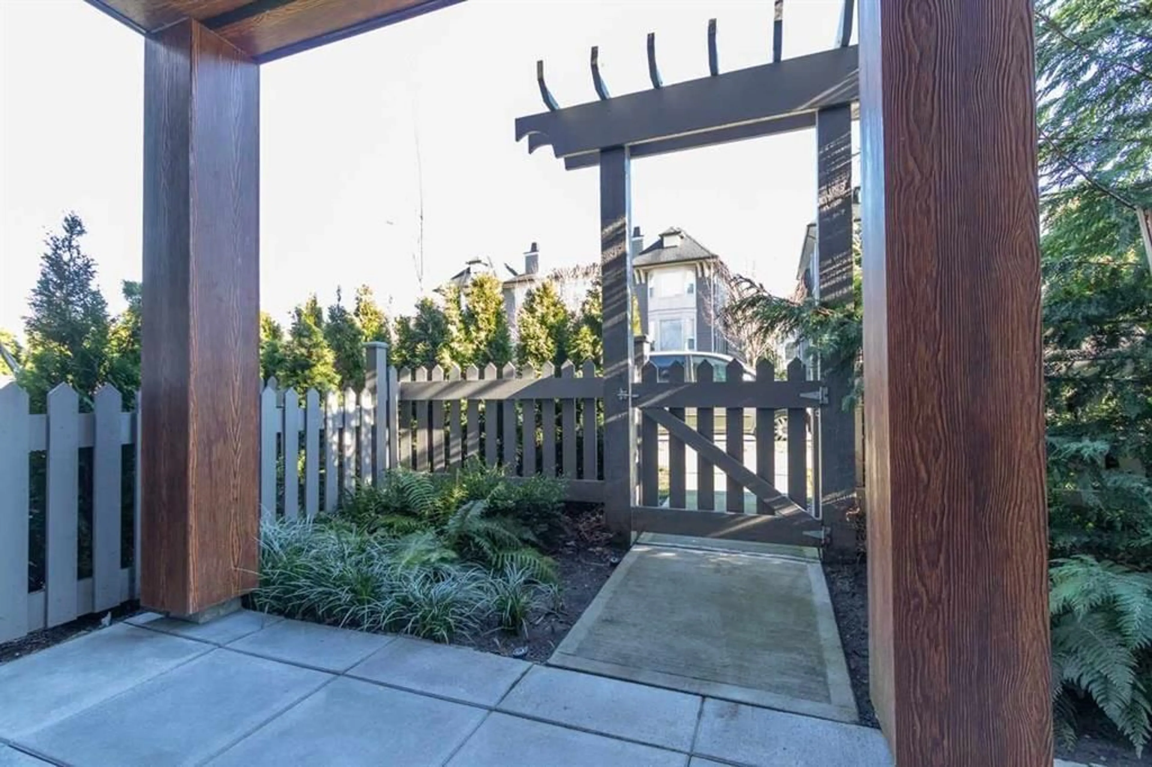 Indoor entryway for 132 - 7947 209, Langley British Columbia V2Y2C8