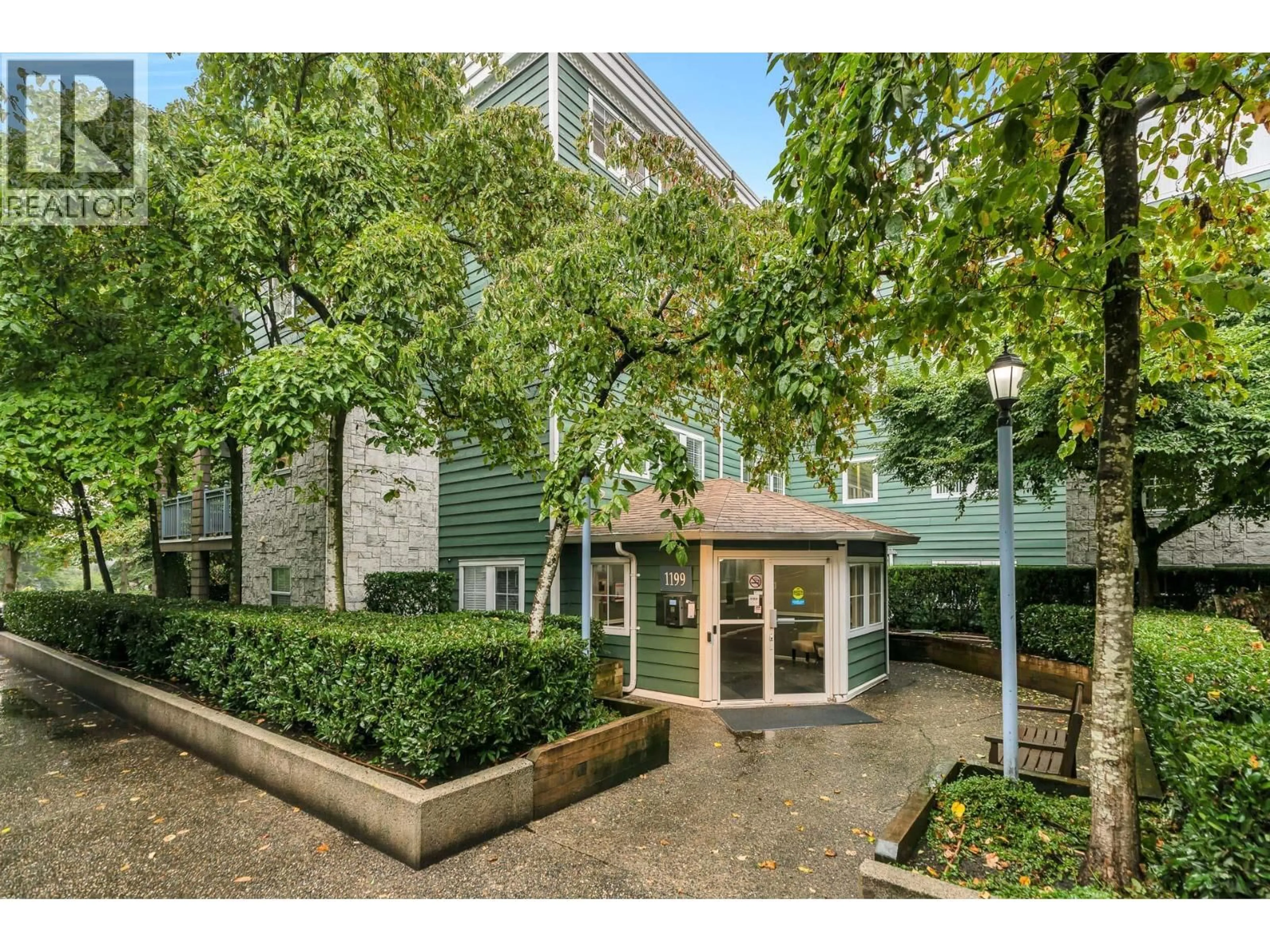 Unknown for 401 - 1199 WESTWOOD STREET, Coquitlam British Columbia V3B7P6