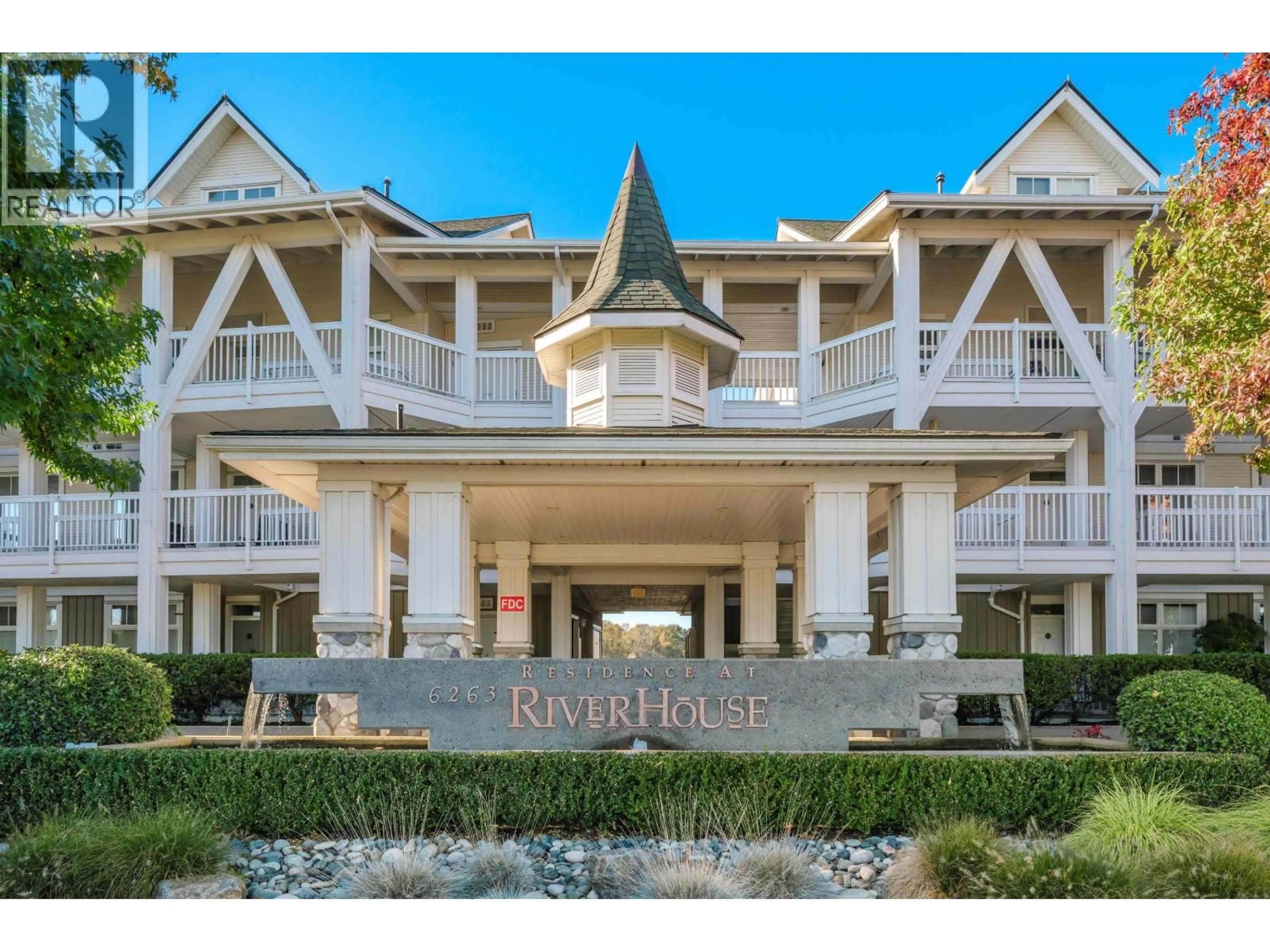 Indoor foyer for 213 - 6263 RIVER ROAD, Delta British Columbia V4K5E3