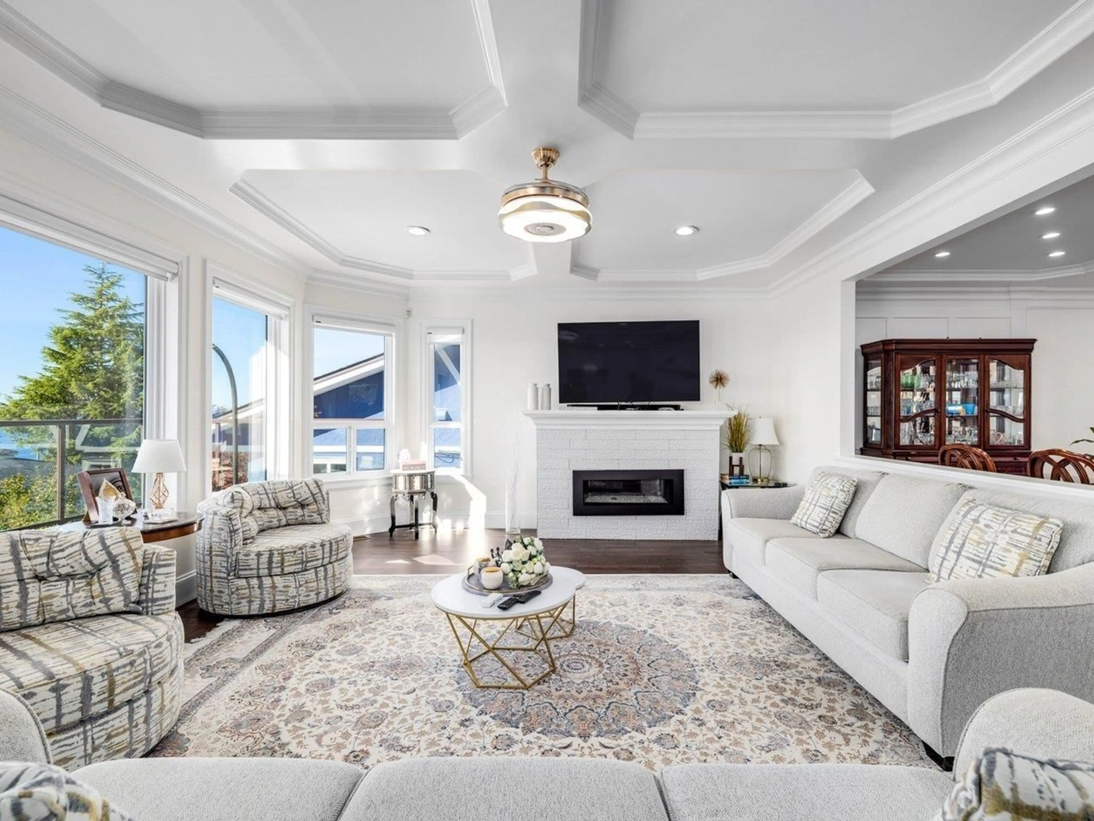 Living room with furniture, unknown for 15354 ROYAL, White Rock British Columbia V4B1M8