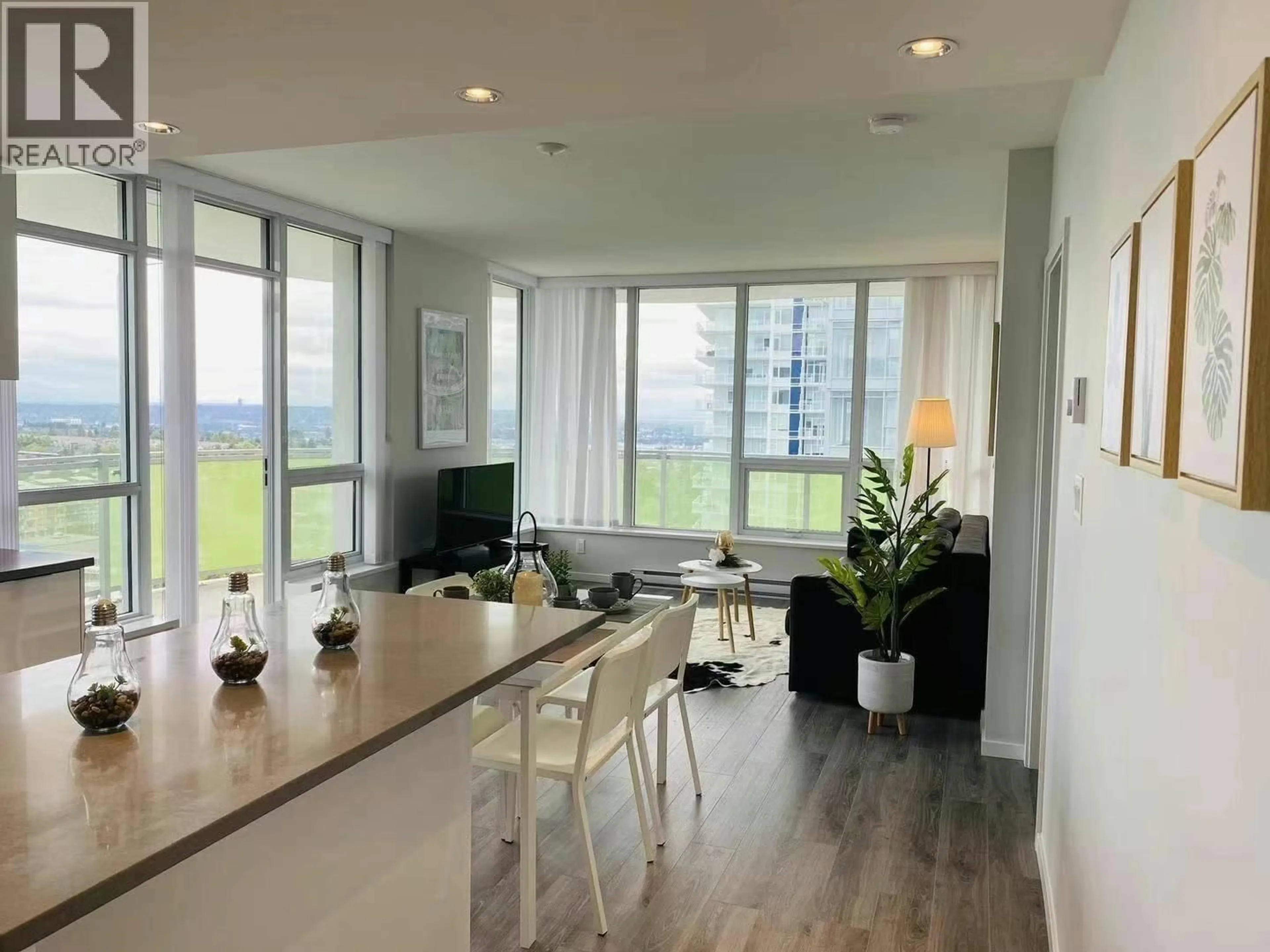 A pic of a room for 1607 - 6638 DUNBLANE AVENUE, Burnaby British Columbia V5H0G8