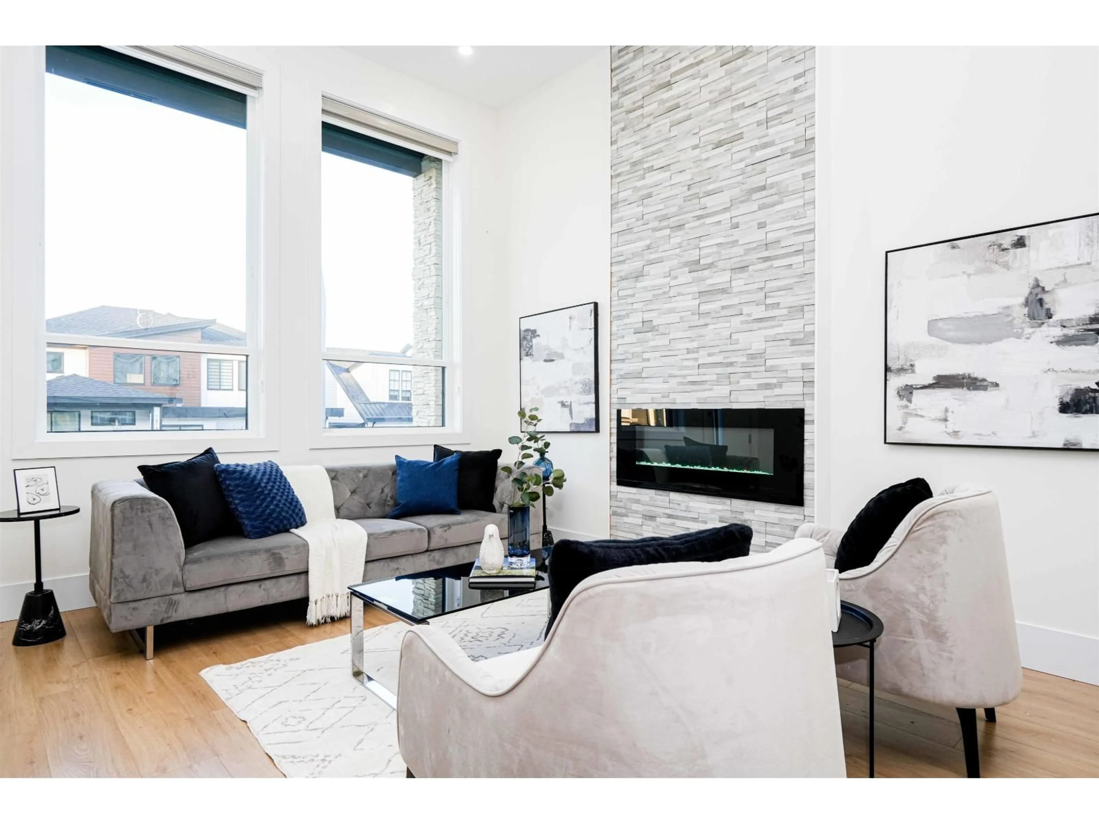 Living room with furniture, unknown for 14742 62A, Surrey British Columbia V3S2W9